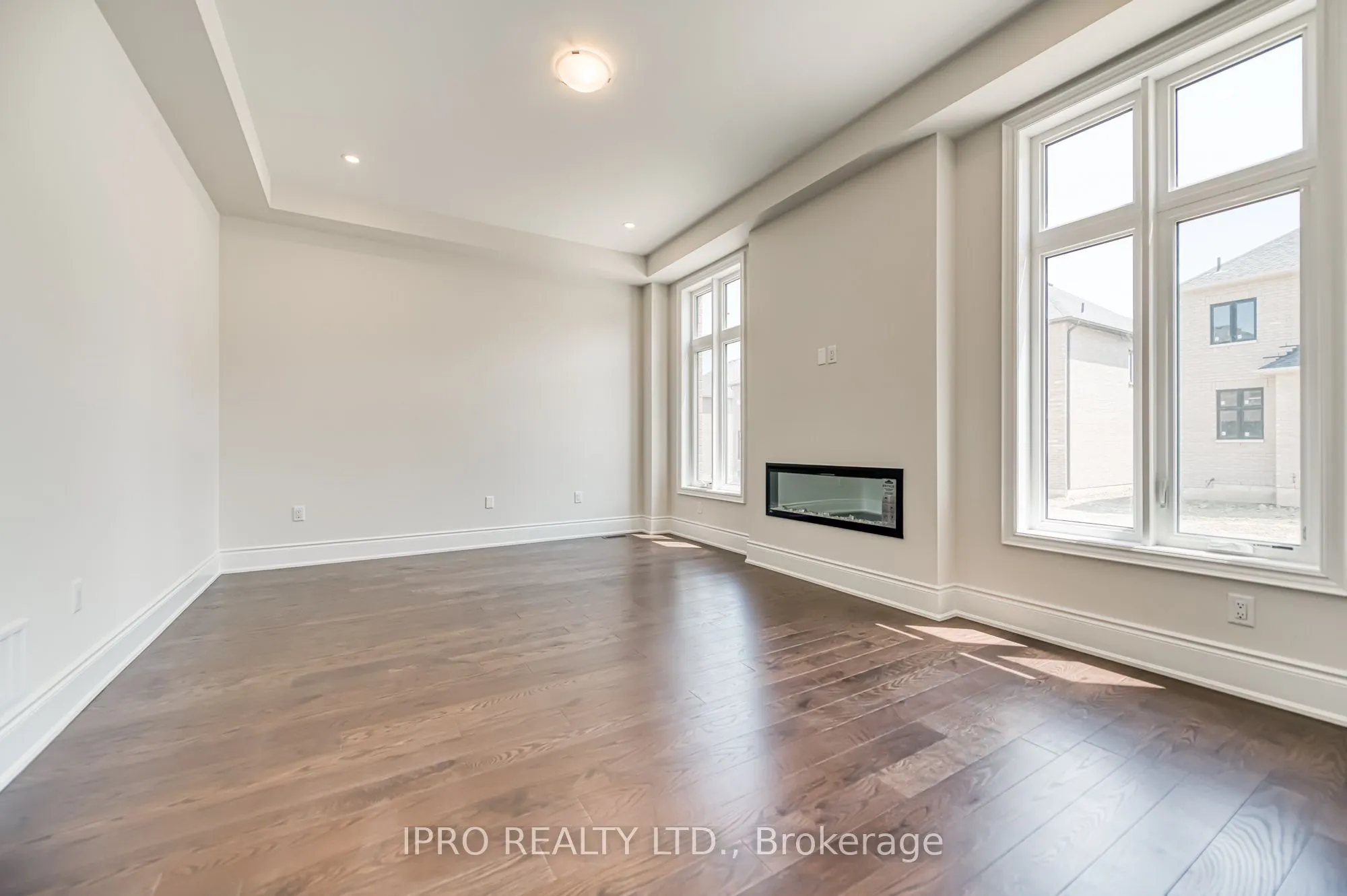 160 Winthrop Crescent