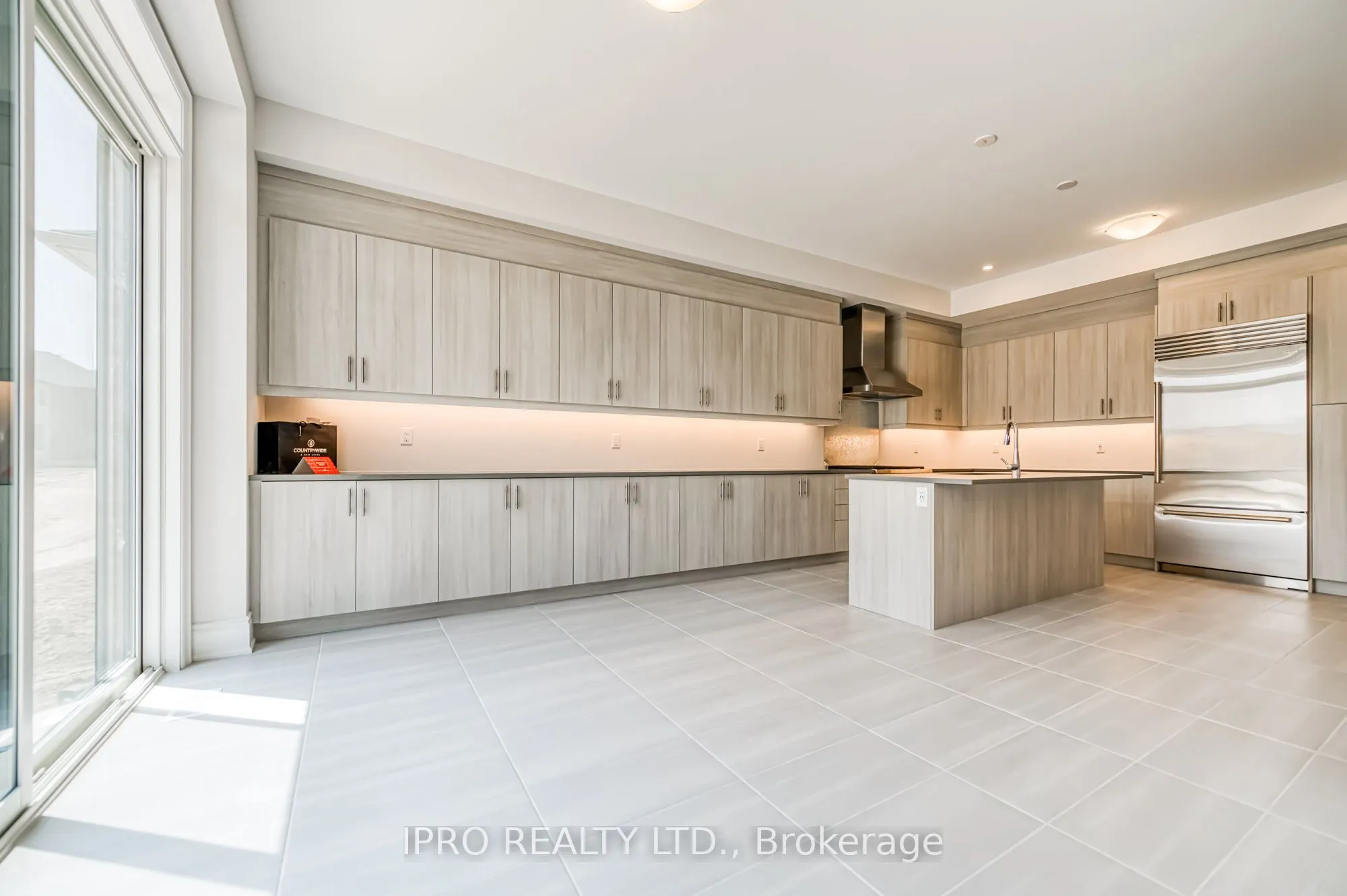 160 Winthrop Crescent