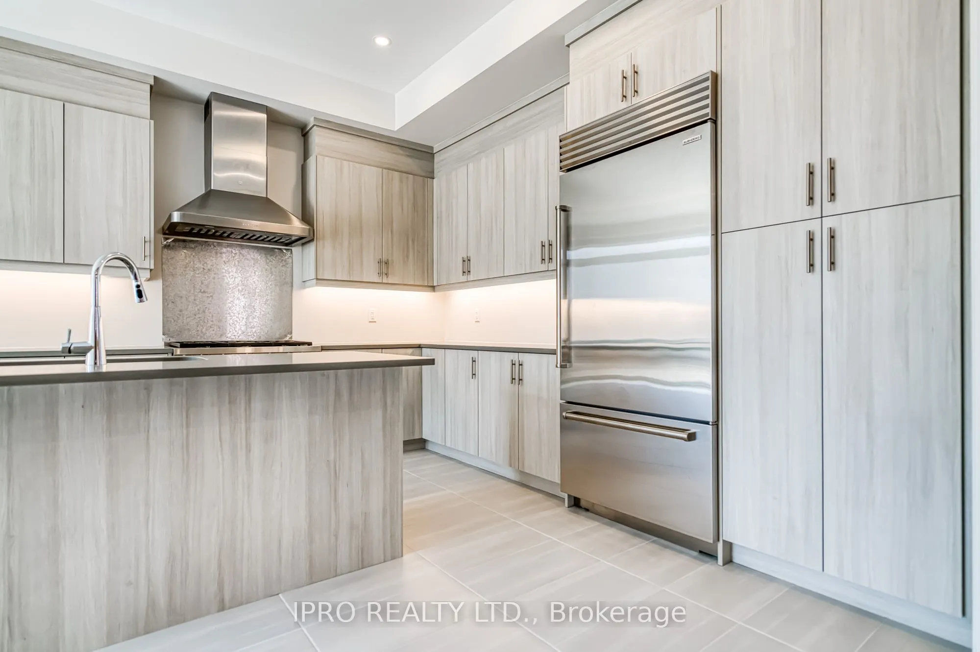 160 Winthrop Crescent