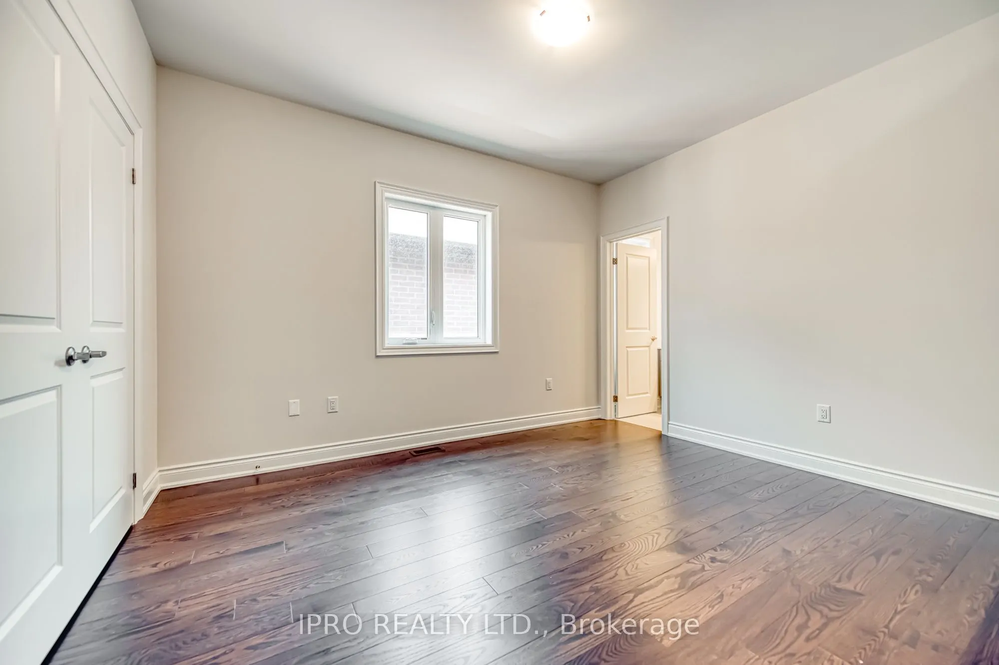 160 Winthrop Crescent