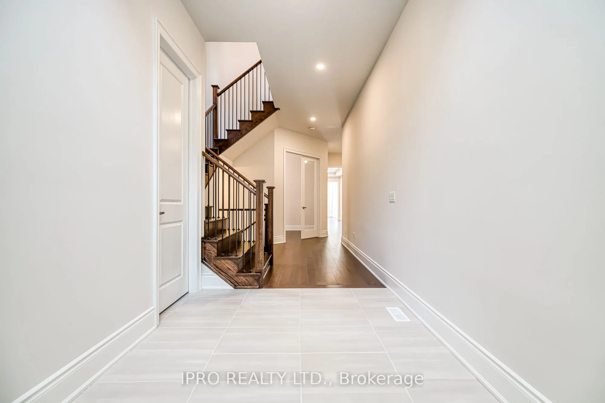 160 Winthrop Crescent