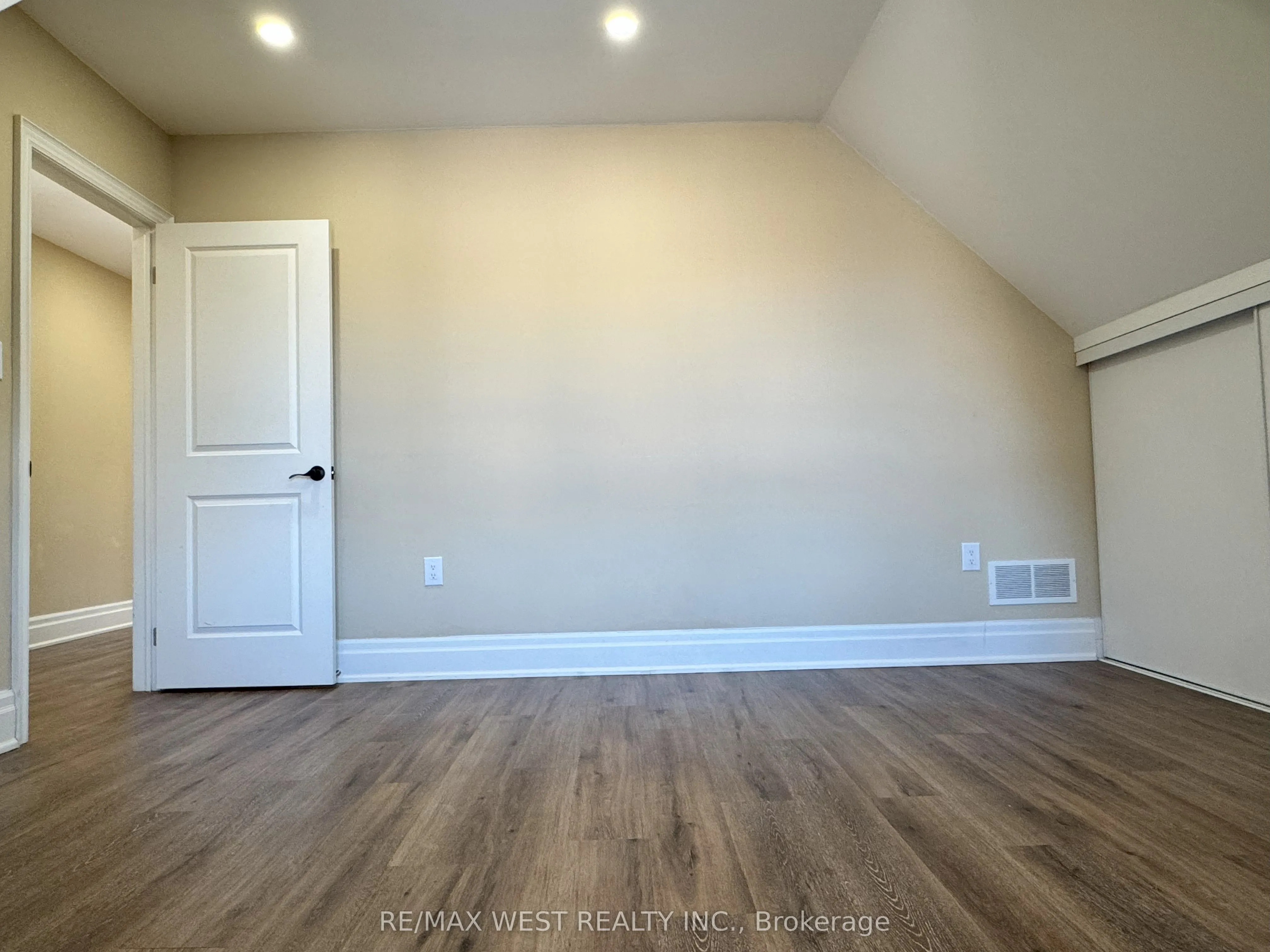 6 Josie Drive N