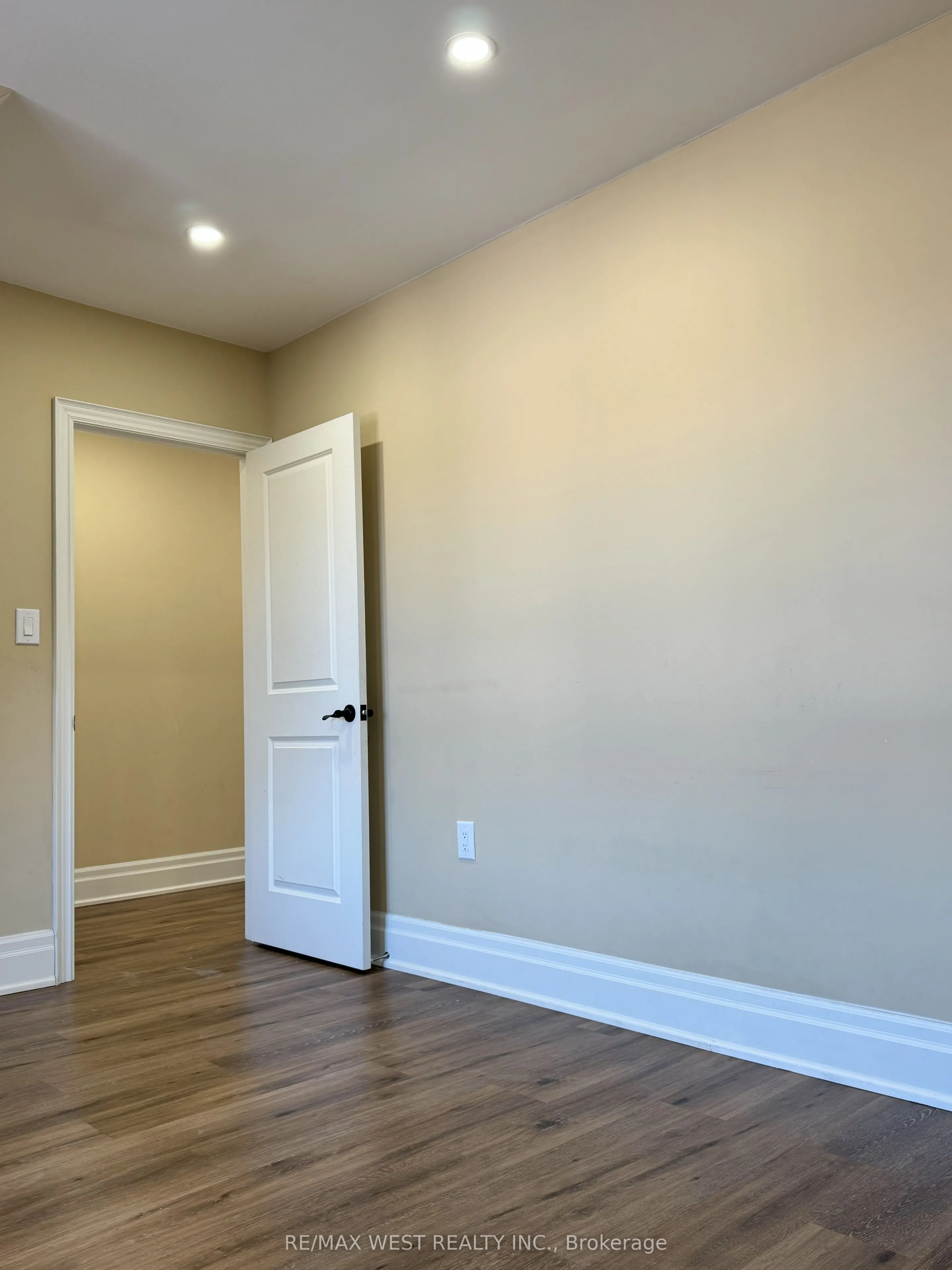 6 Josie Drive N