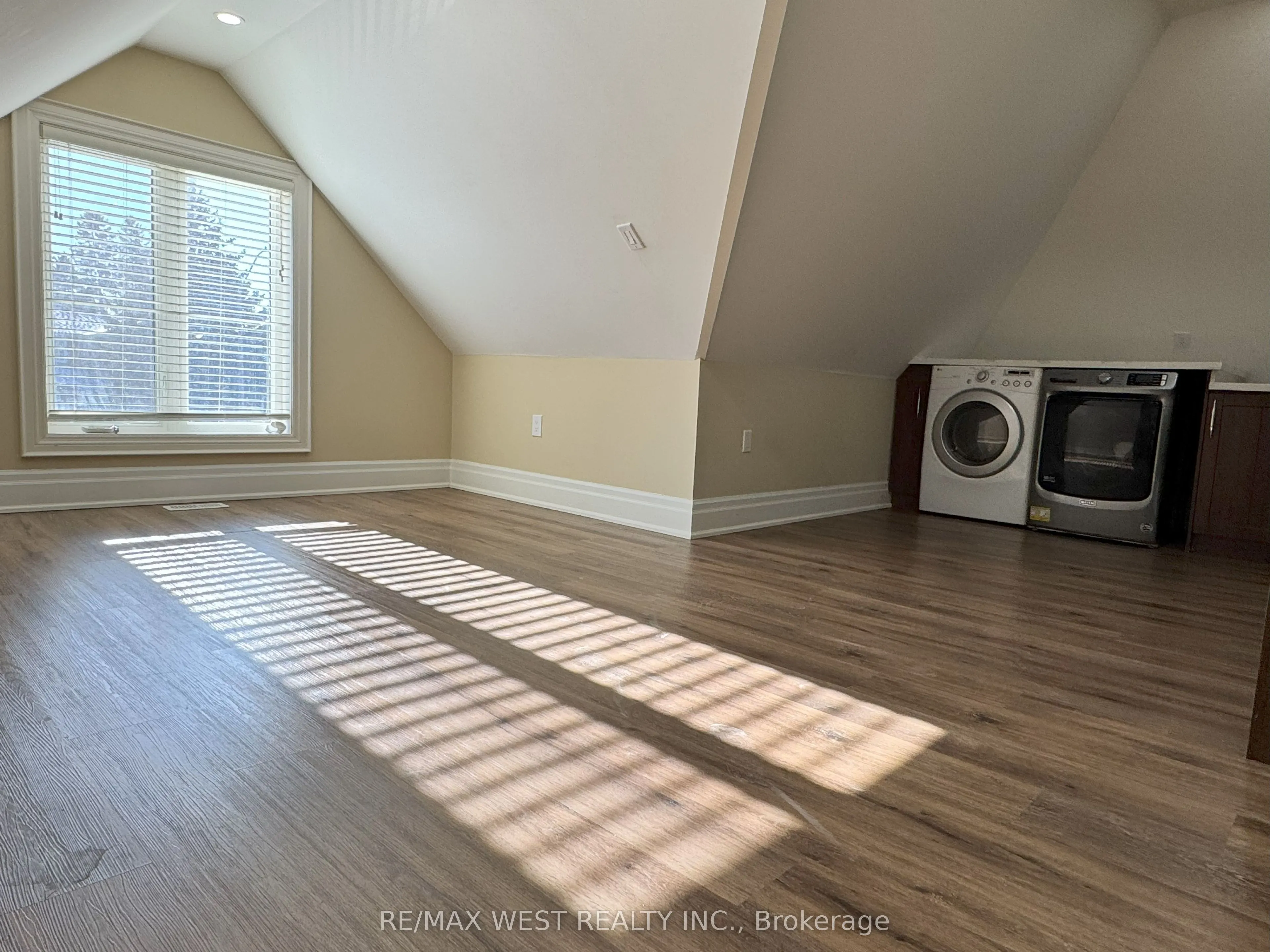 6 Josie Drive N