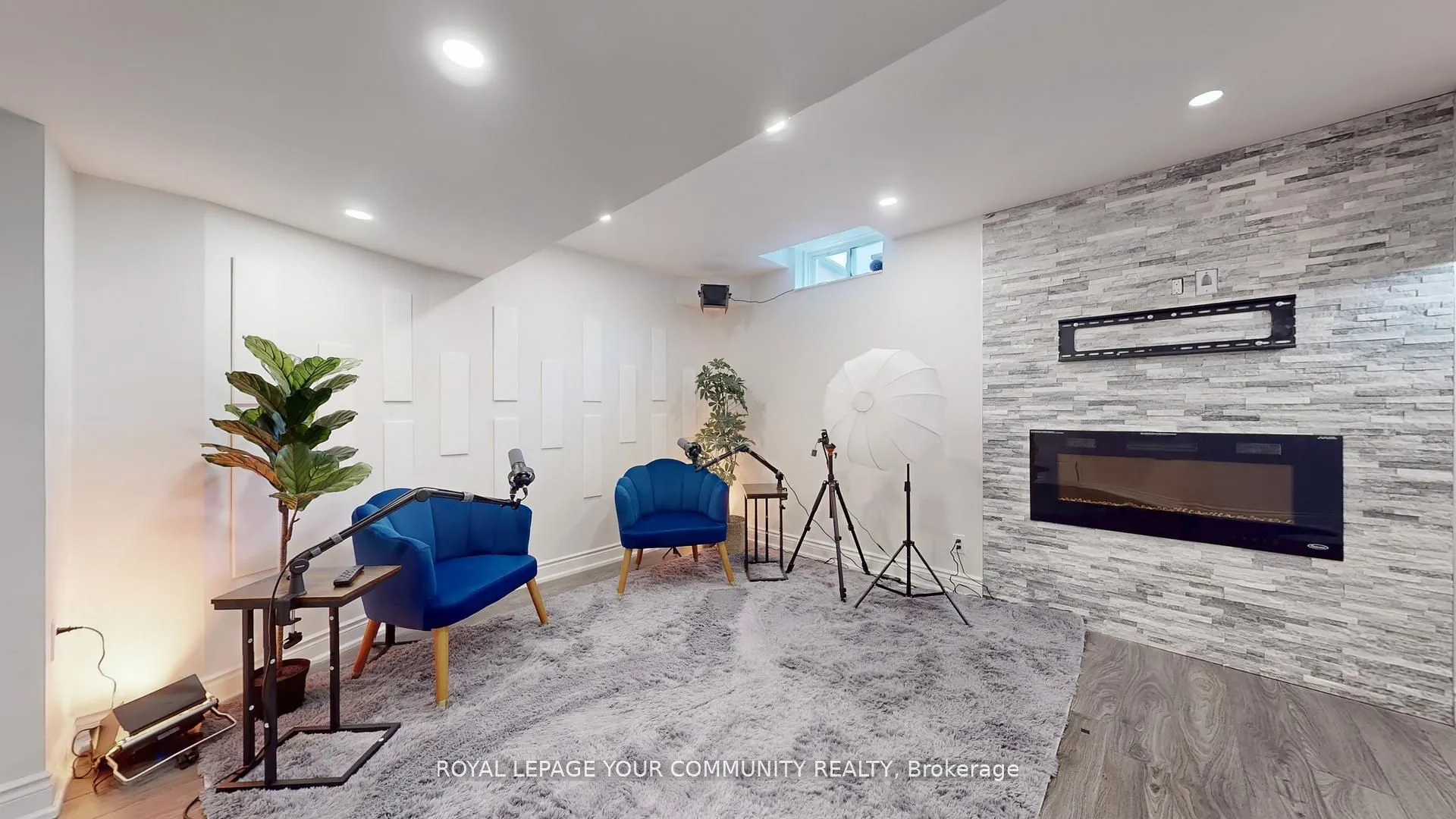 100 Grand Oak Drive
