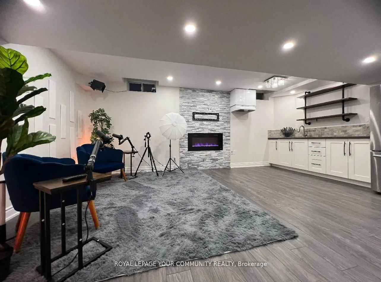 100 Grand Oak Drive