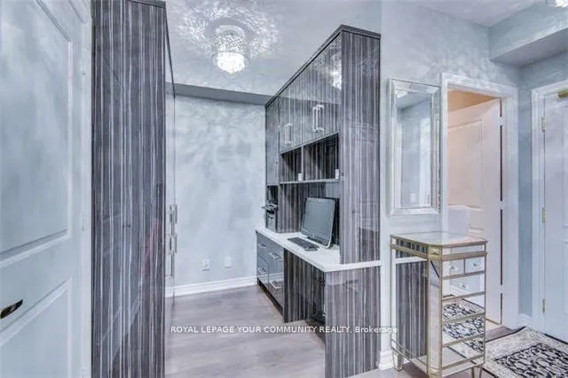 9255 Jane Street, #914