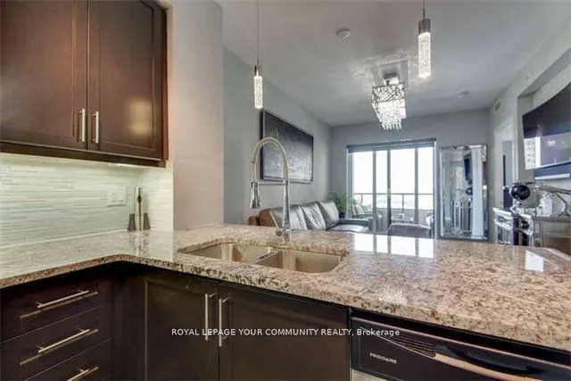 9255 Jane Street, #914