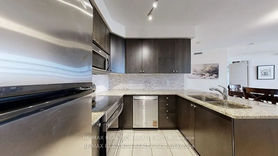 9225 Jane Street #401
