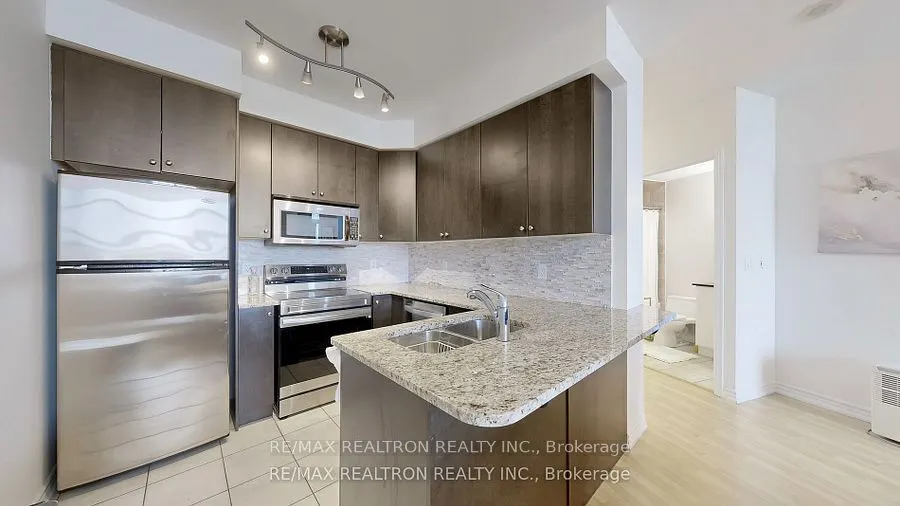9225 Jane Street #401