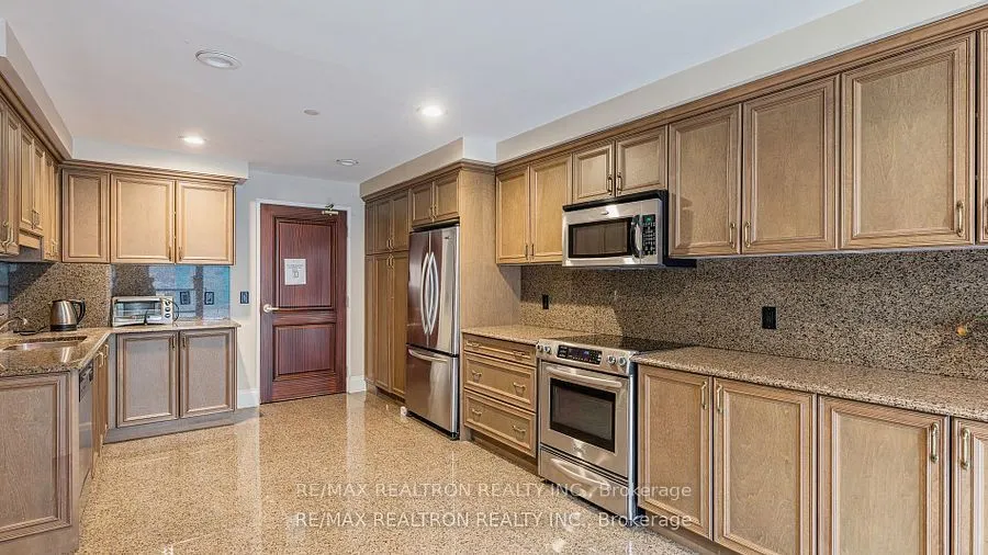 9225 Jane Street #401