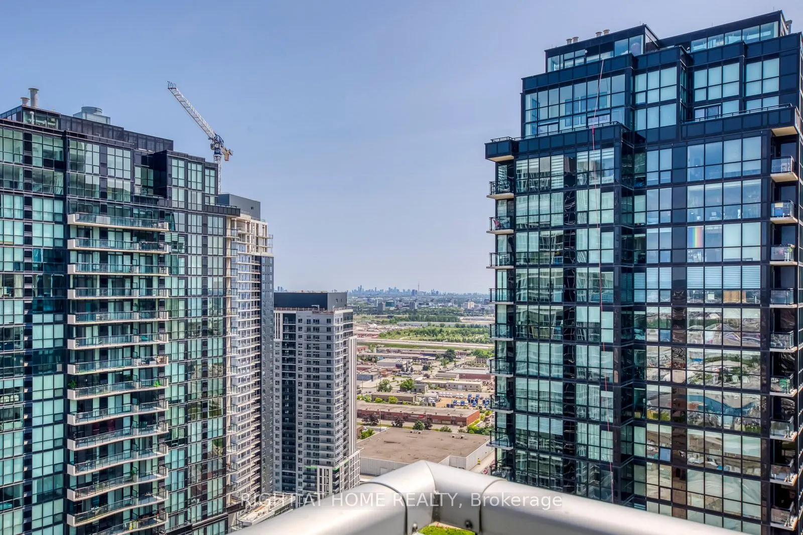 2916 Highway 7 Road, #3202