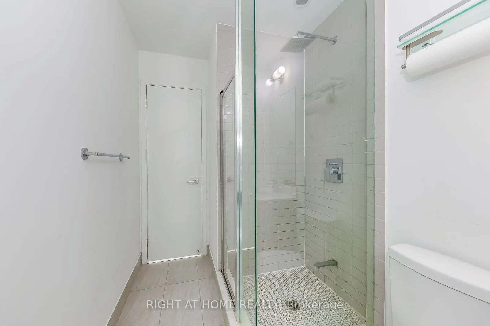 2916 Highway 7 Road, #3202