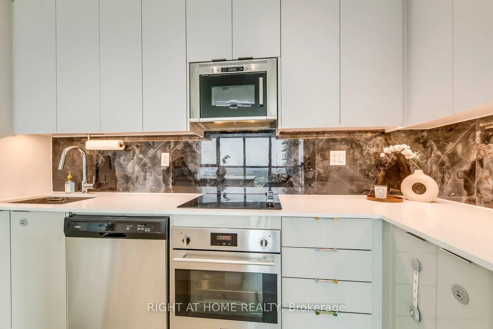 2916 Highway 7 Road, #3202
