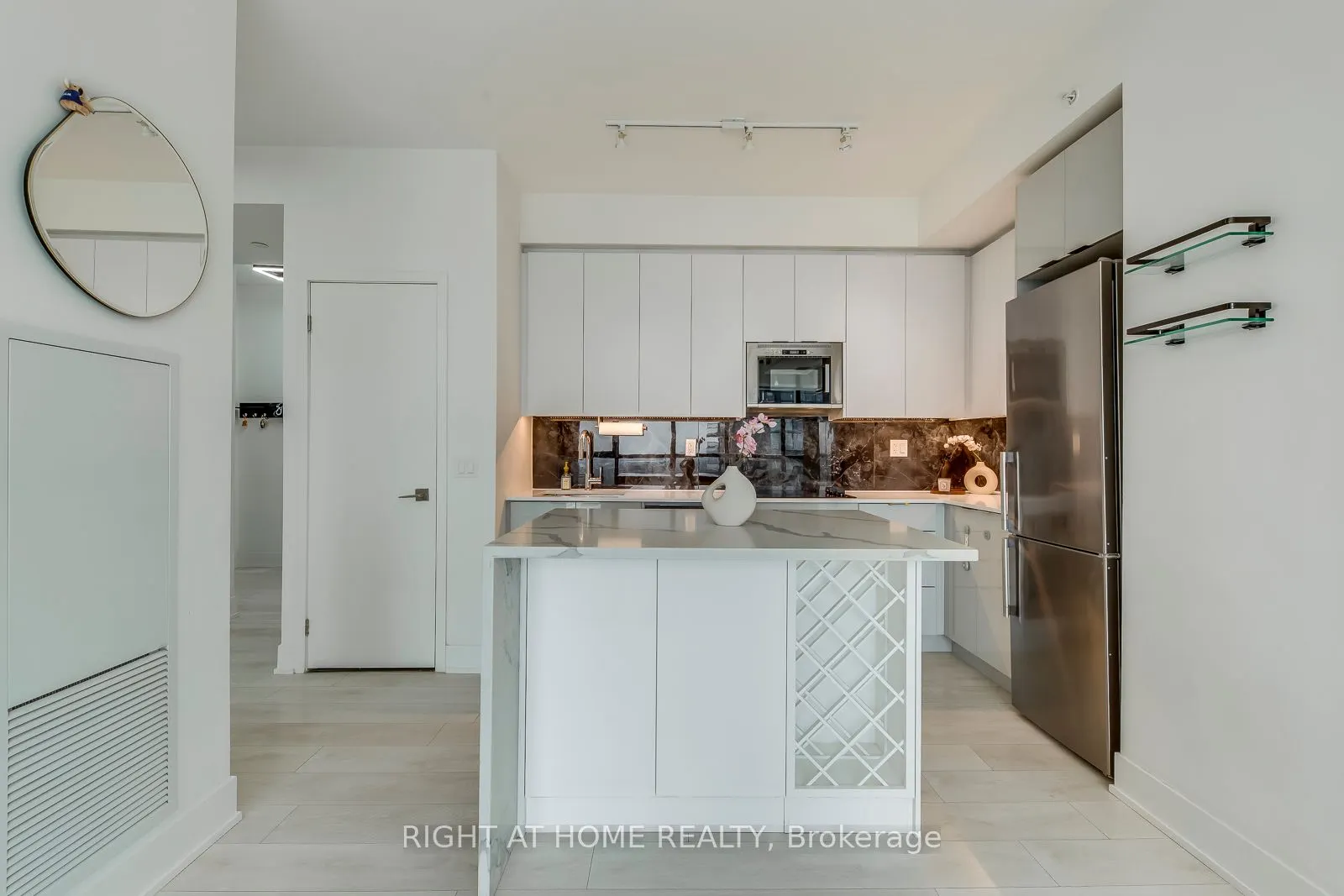 2916 Highway 7 Road, #3202