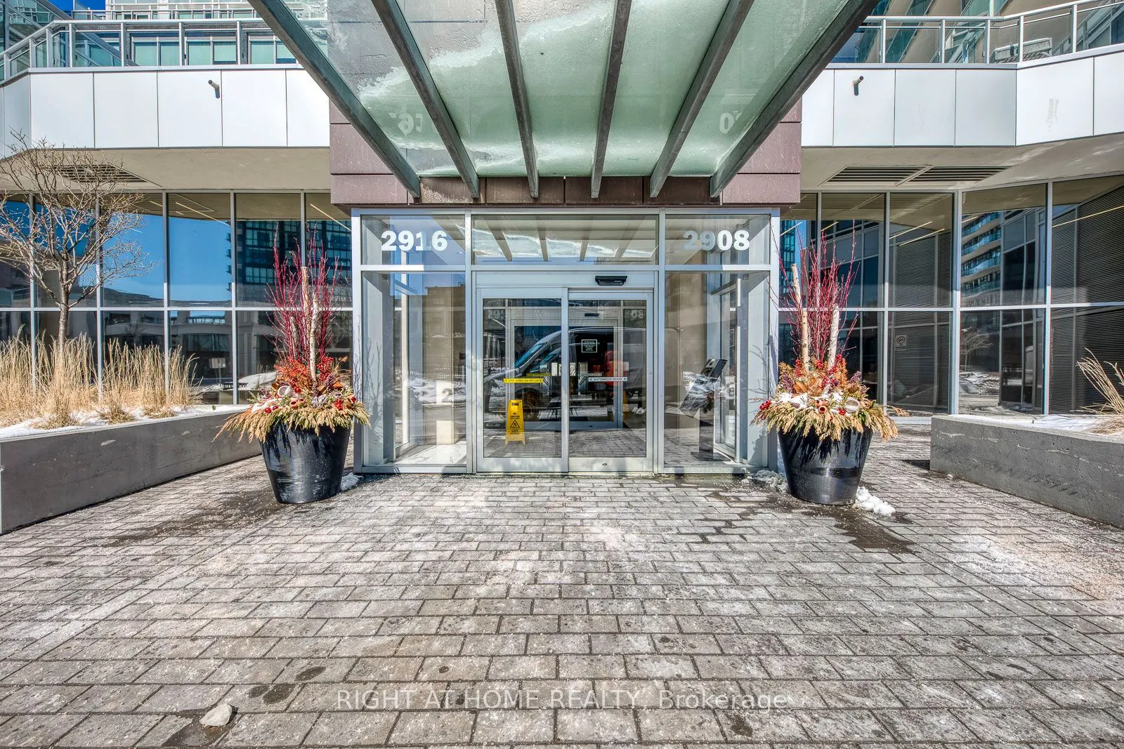 2916 Highway 7 Road, #3202