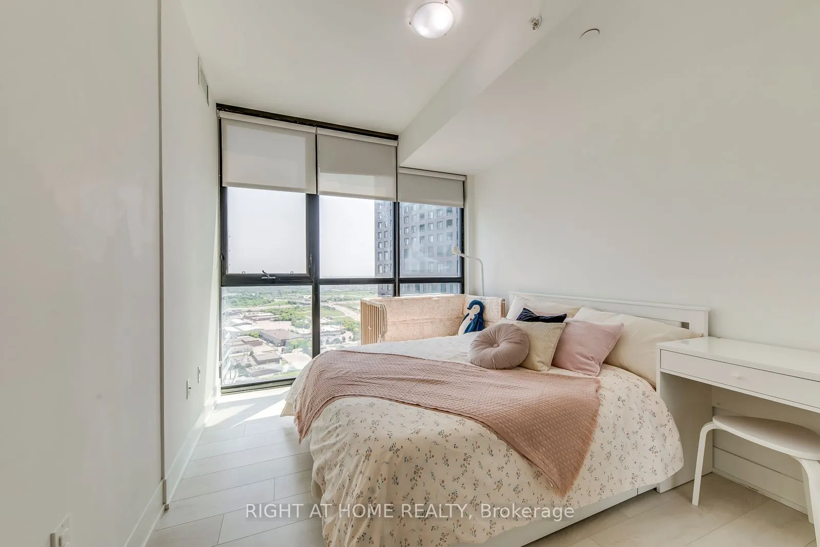 2916 Highway 7 Road, #3202