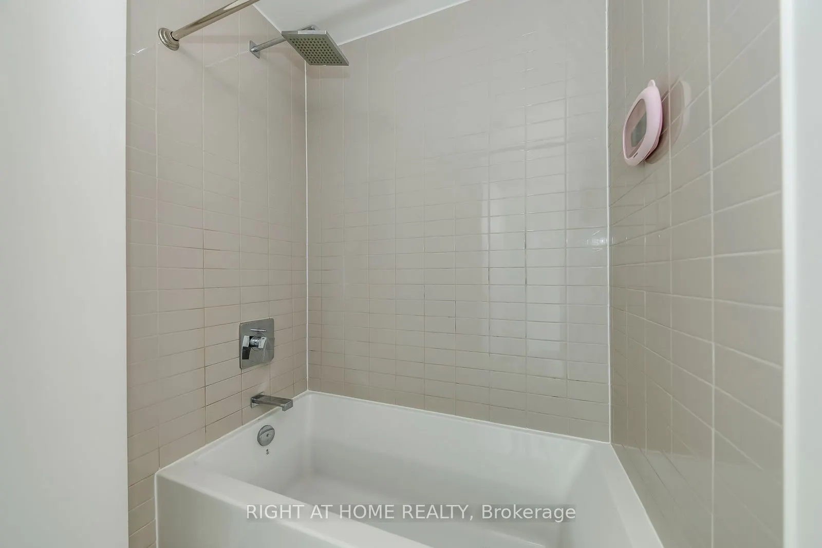 2916 Highway 7 Road, #3202