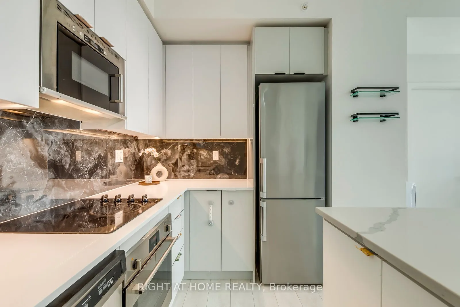 2916 Highway 7 Road, #3202