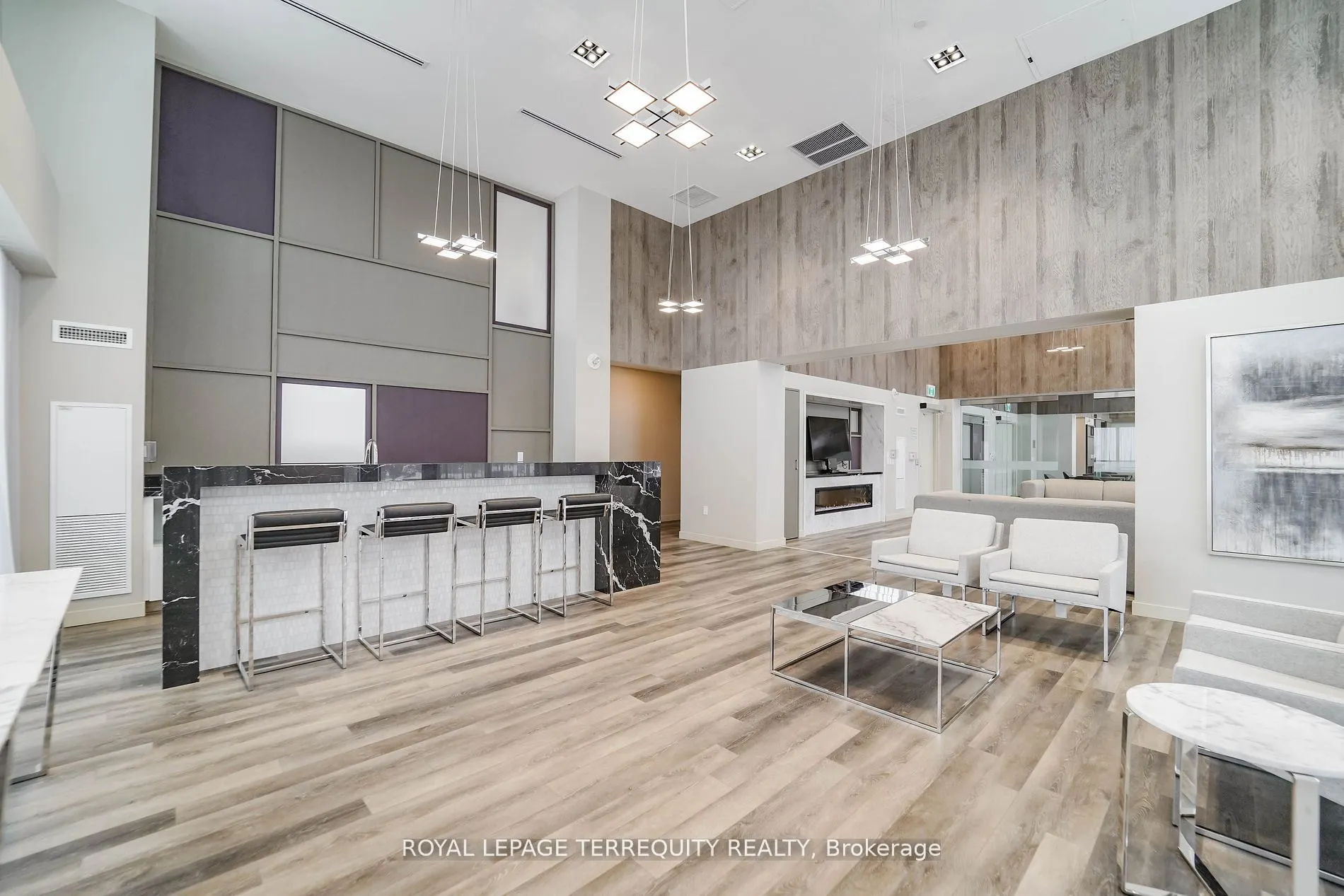 85 Oneida Crescent, #302