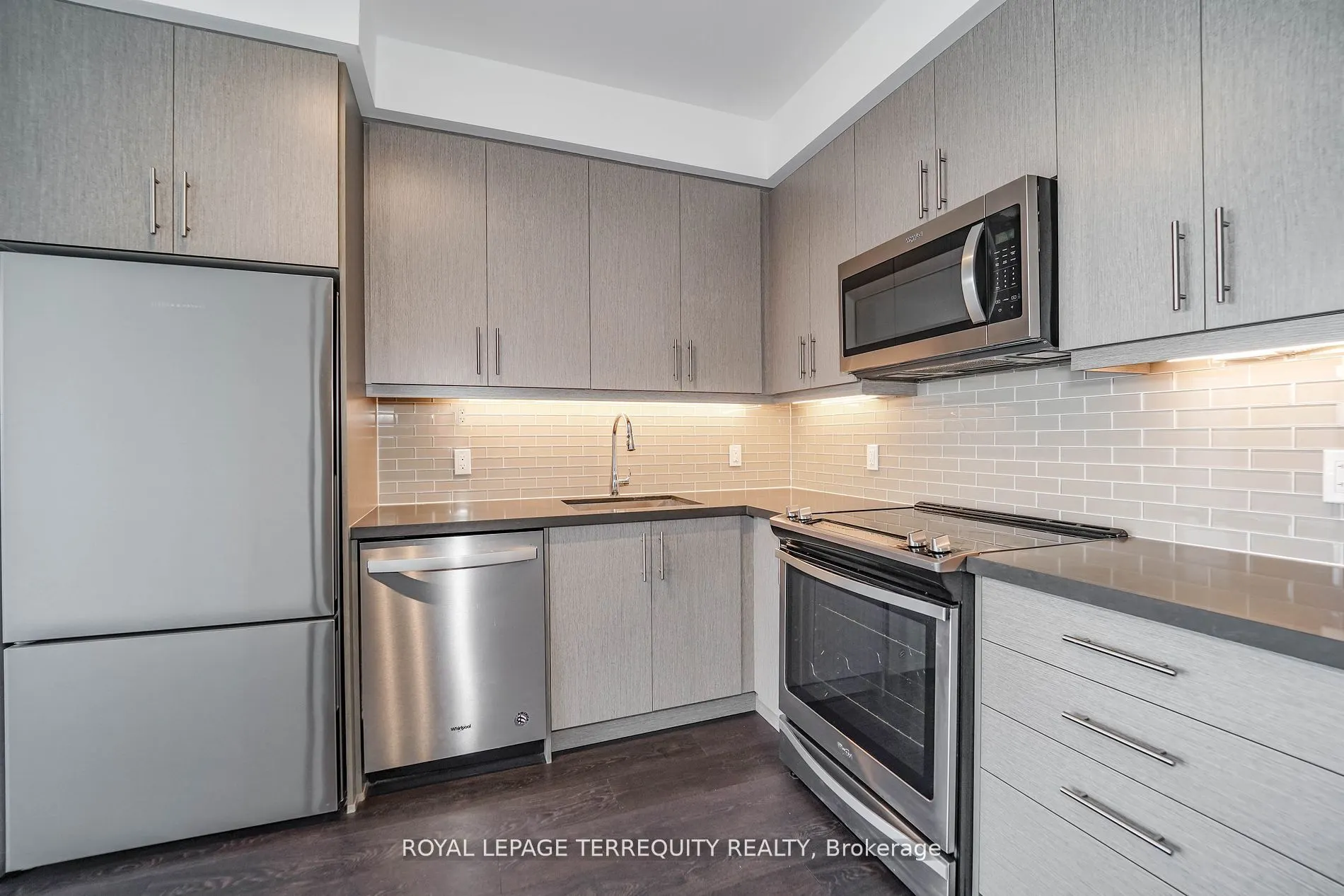 85 Oneida Crescent, #302
