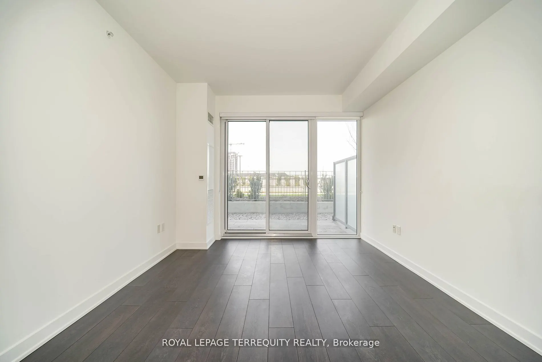 85 Oneida Crescent, #302