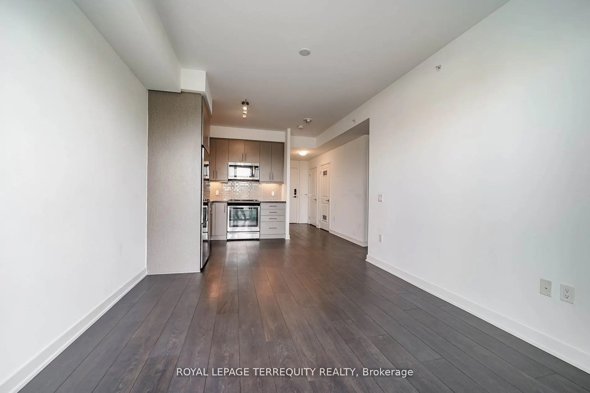 85 Oneida Crescent, #302
