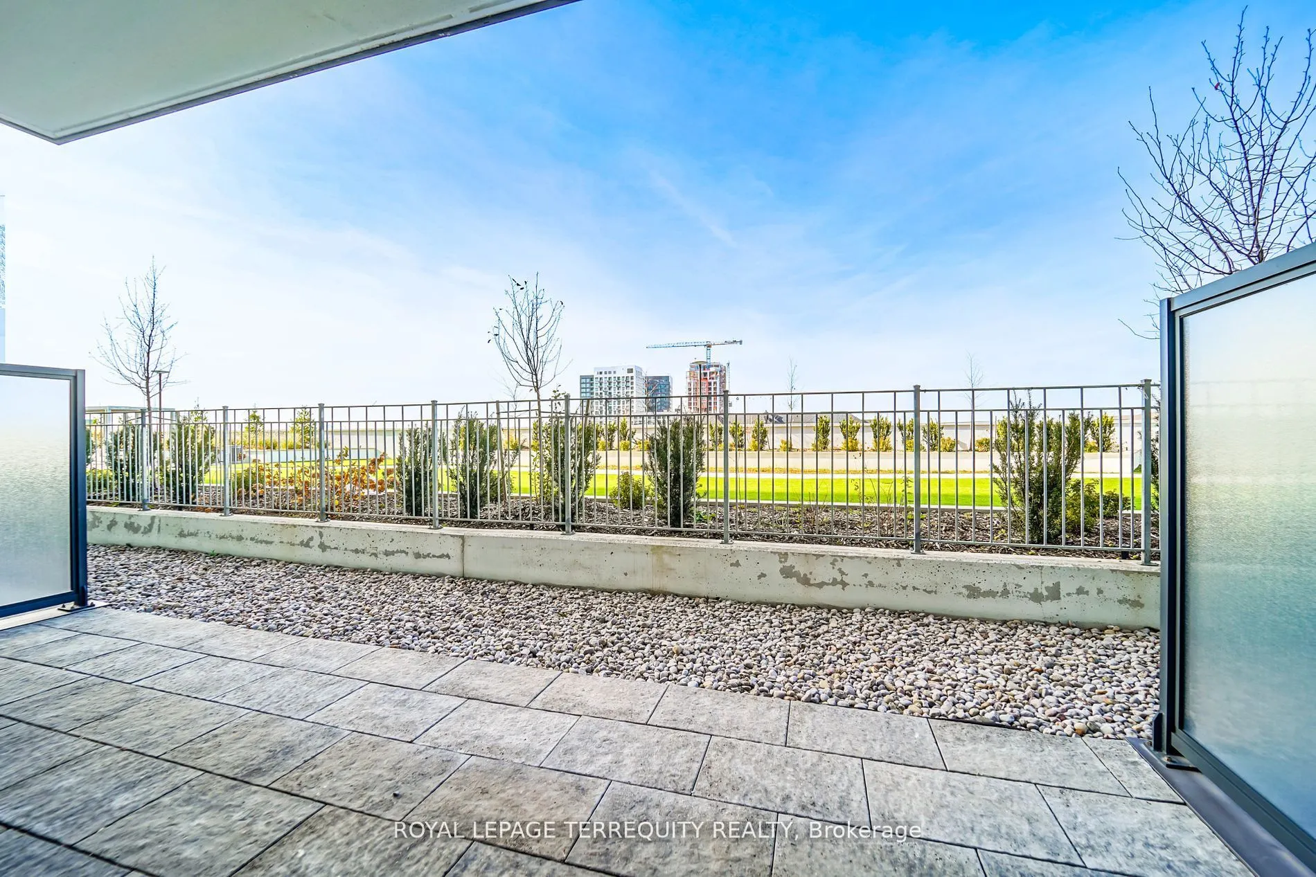 85 Oneida Crescent, #302