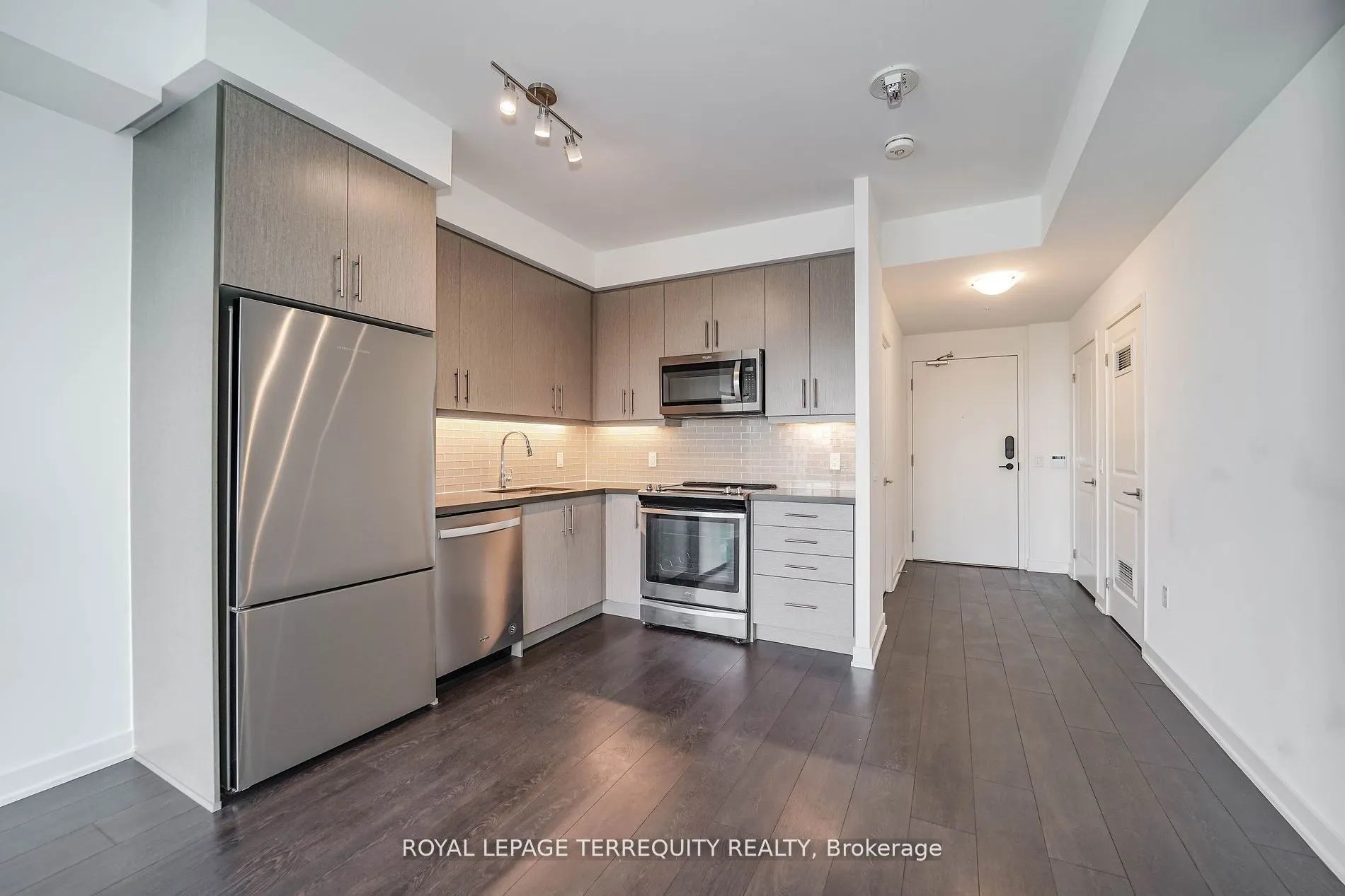 85 Oneida Crescent, #302