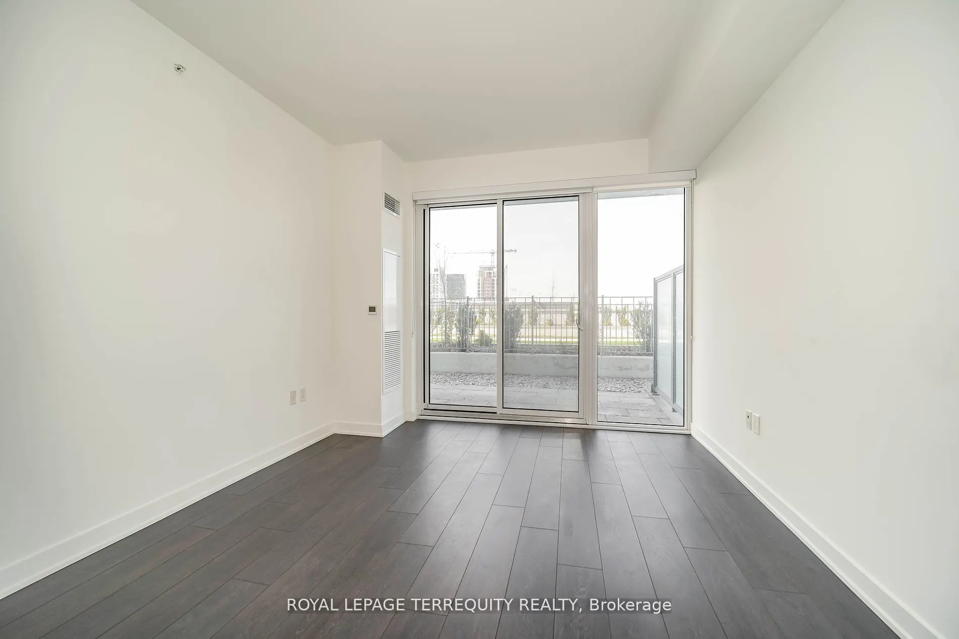 85 Oneida Crescent, #302