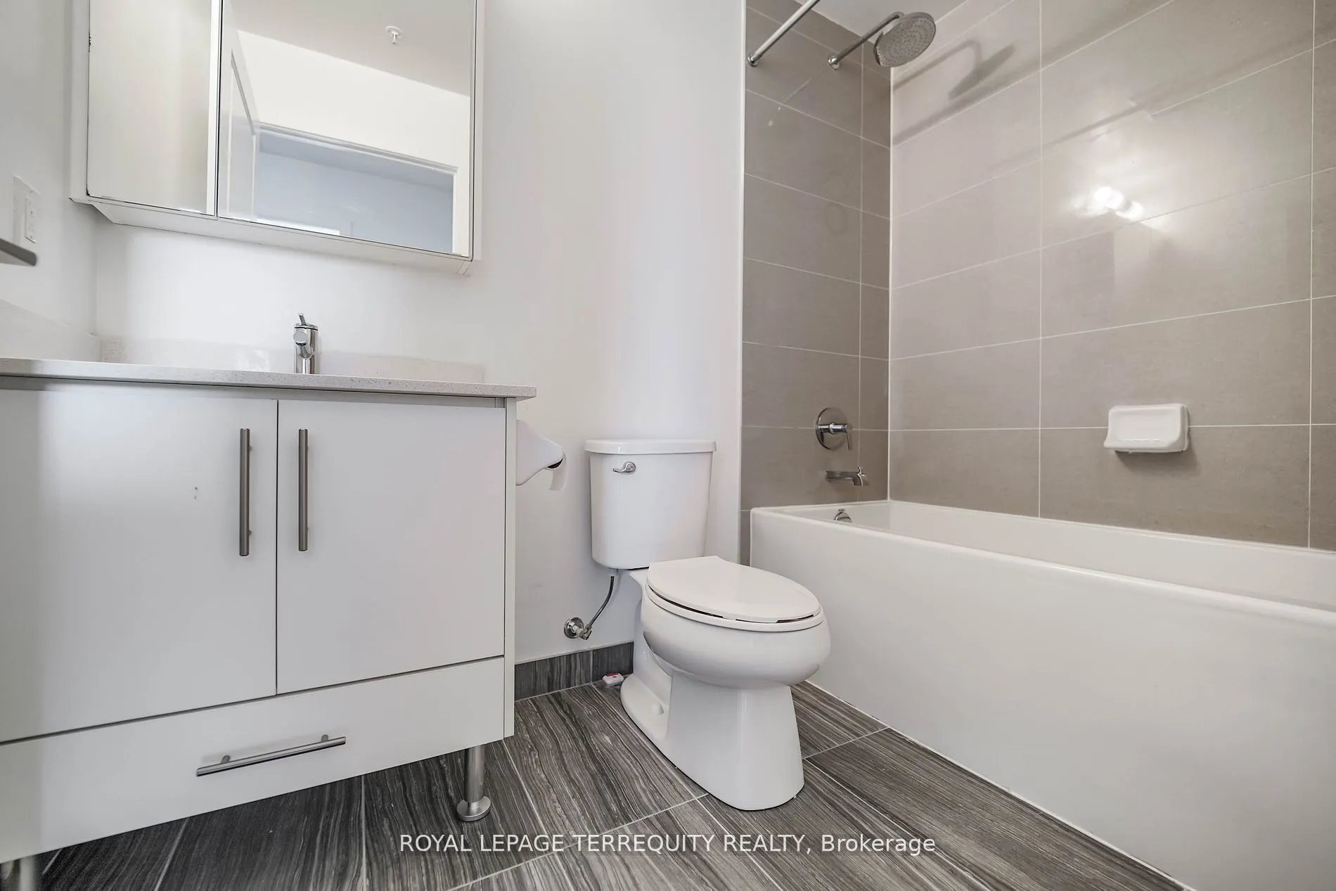 85 Oneida Crescent, #302