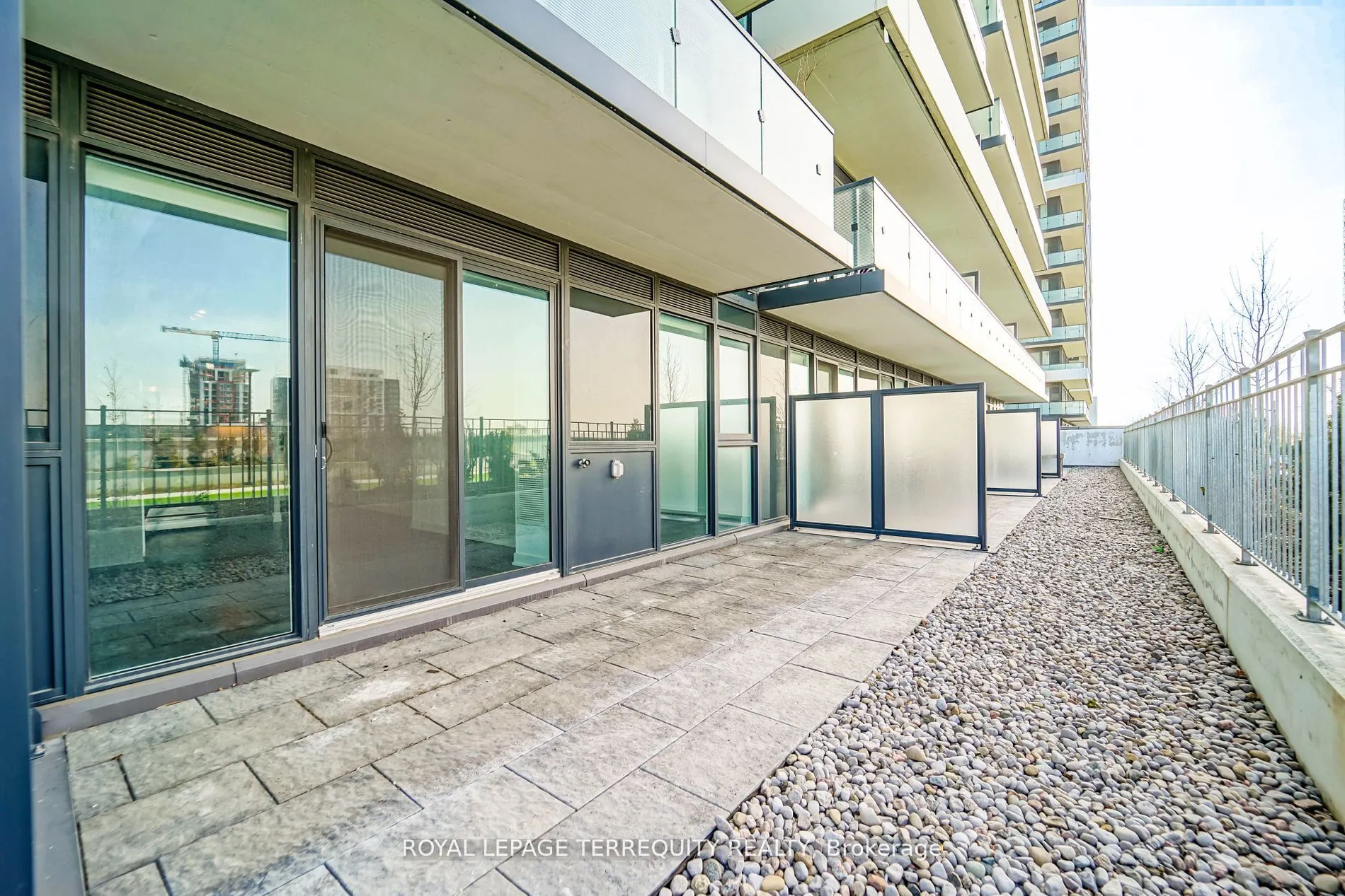 85 Oneida Crescent, #302
