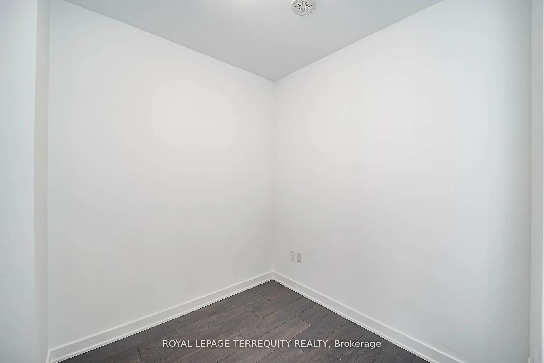 85 Oneida Crescent, #302
