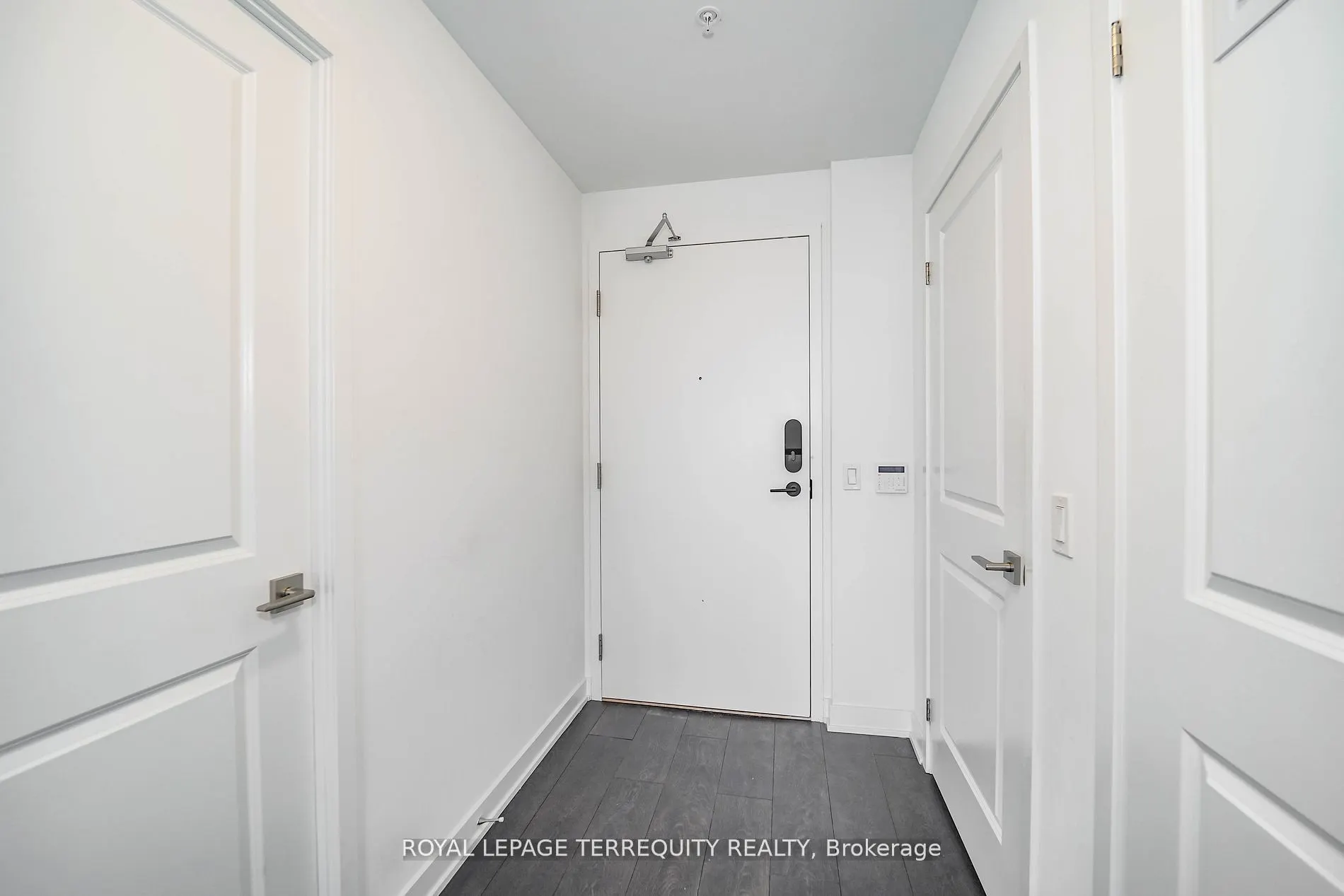 85 Oneida Crescent, #302