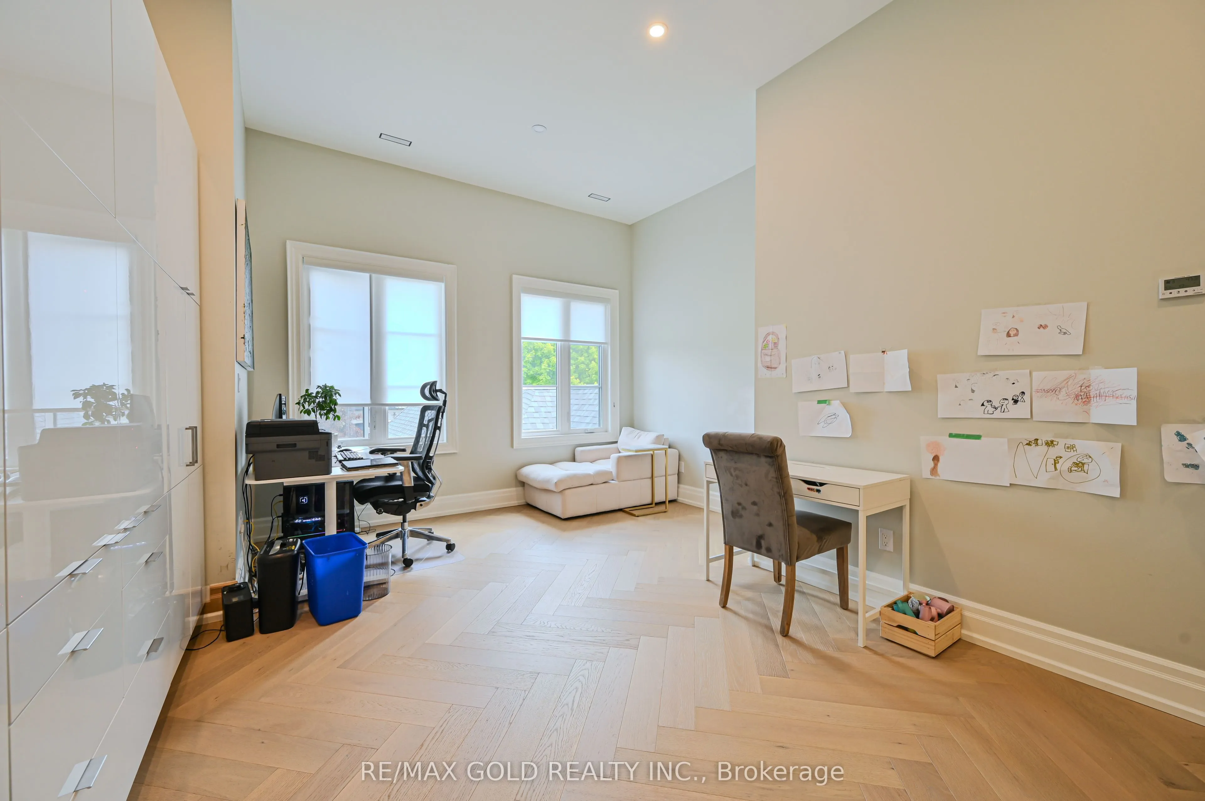 48 Sylvadene Parkway