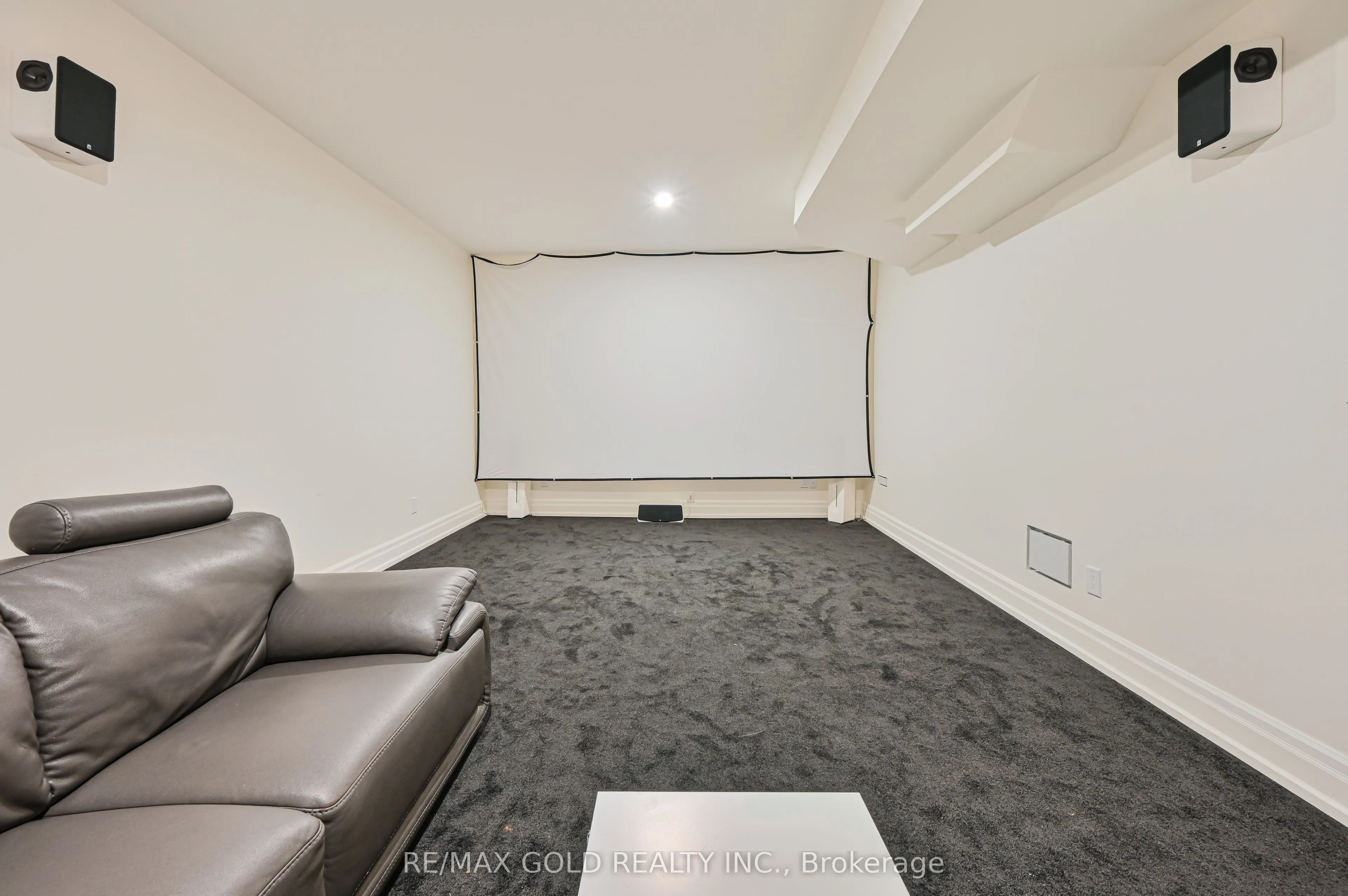48 Sylvadene Parkway