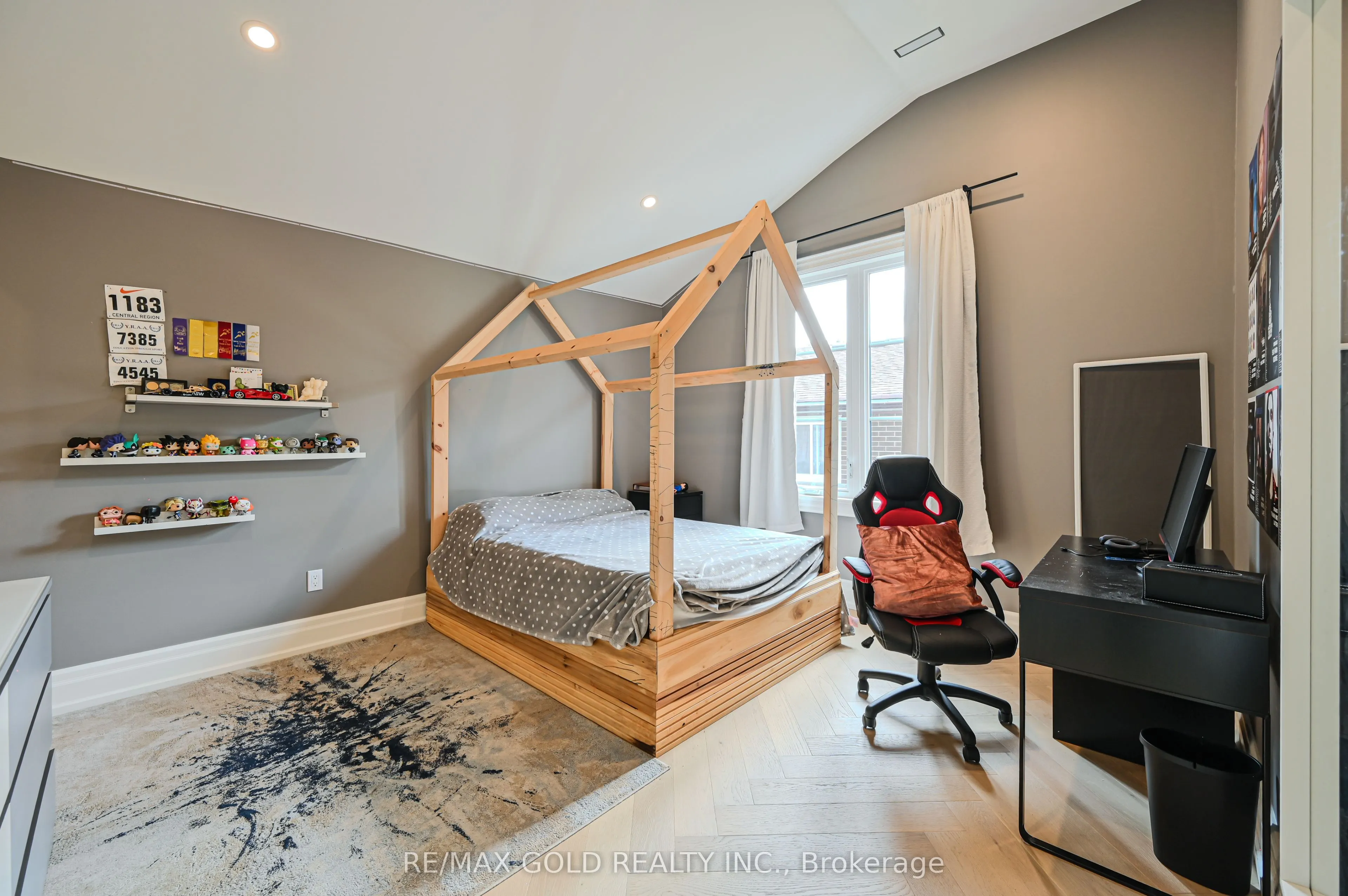 48 Sylvadene Parkway