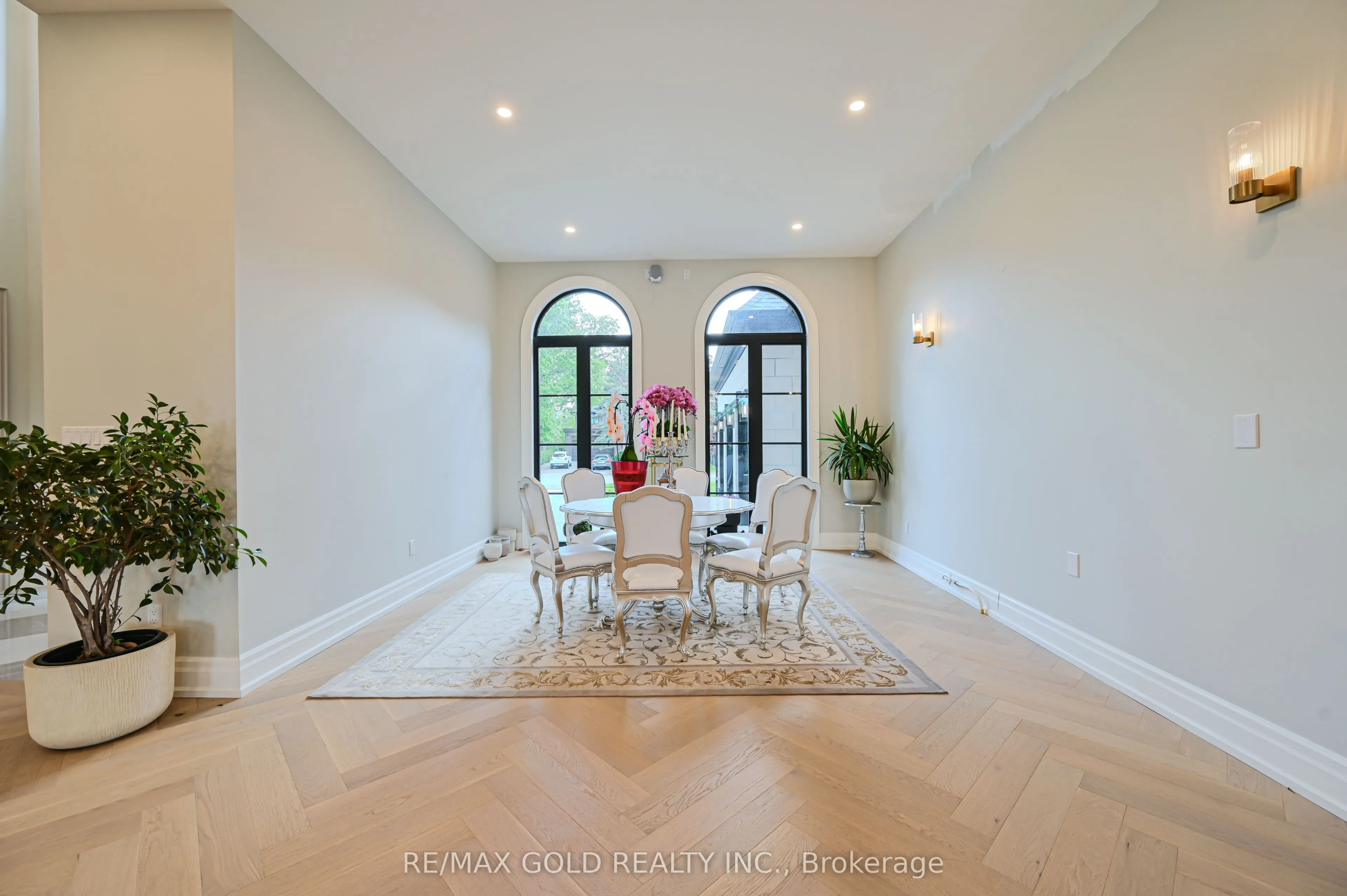 48 Sylvadene Parkway