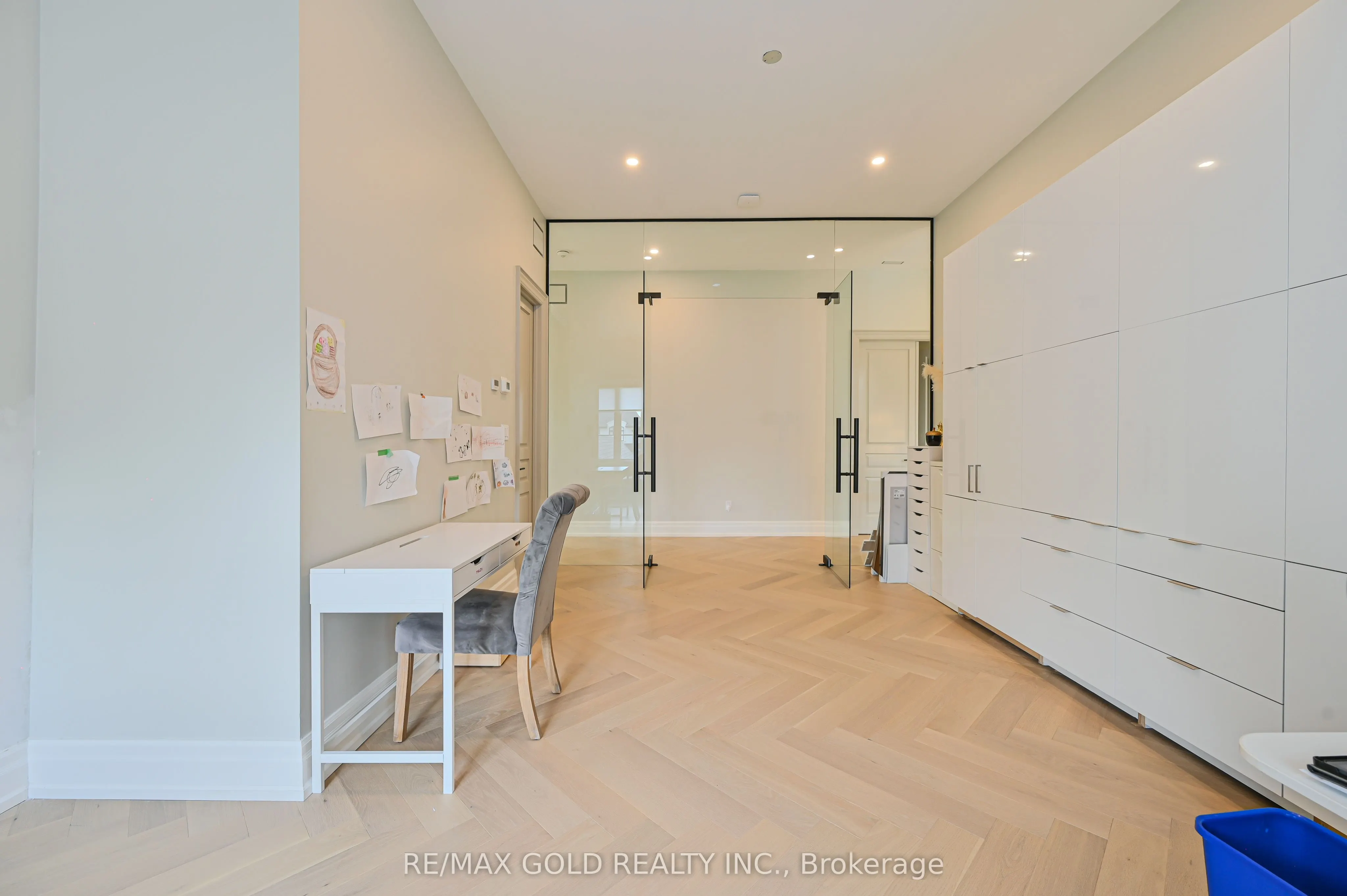 48 Sylvadene Parkway