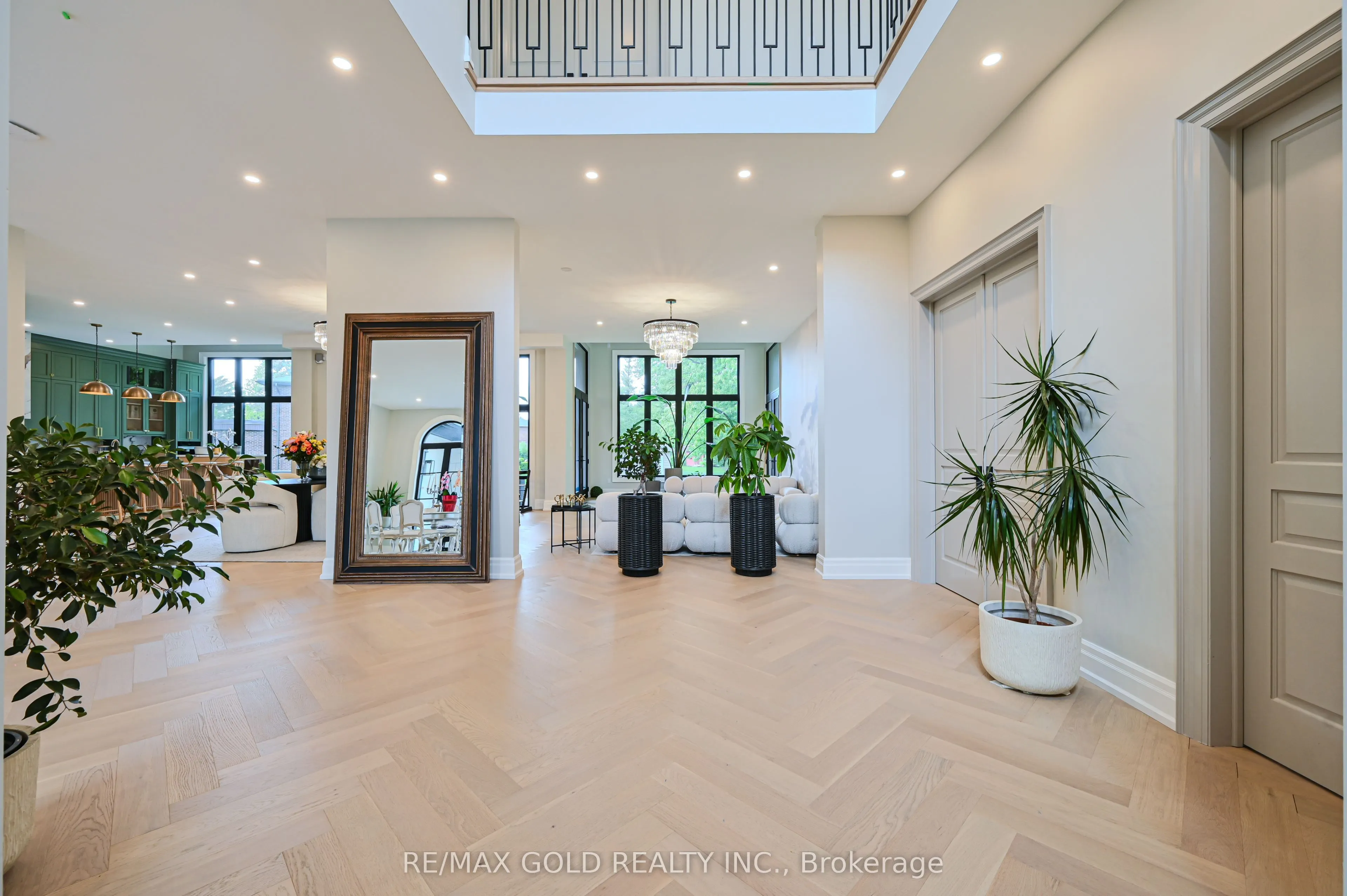 48 Sylvadene Parkway