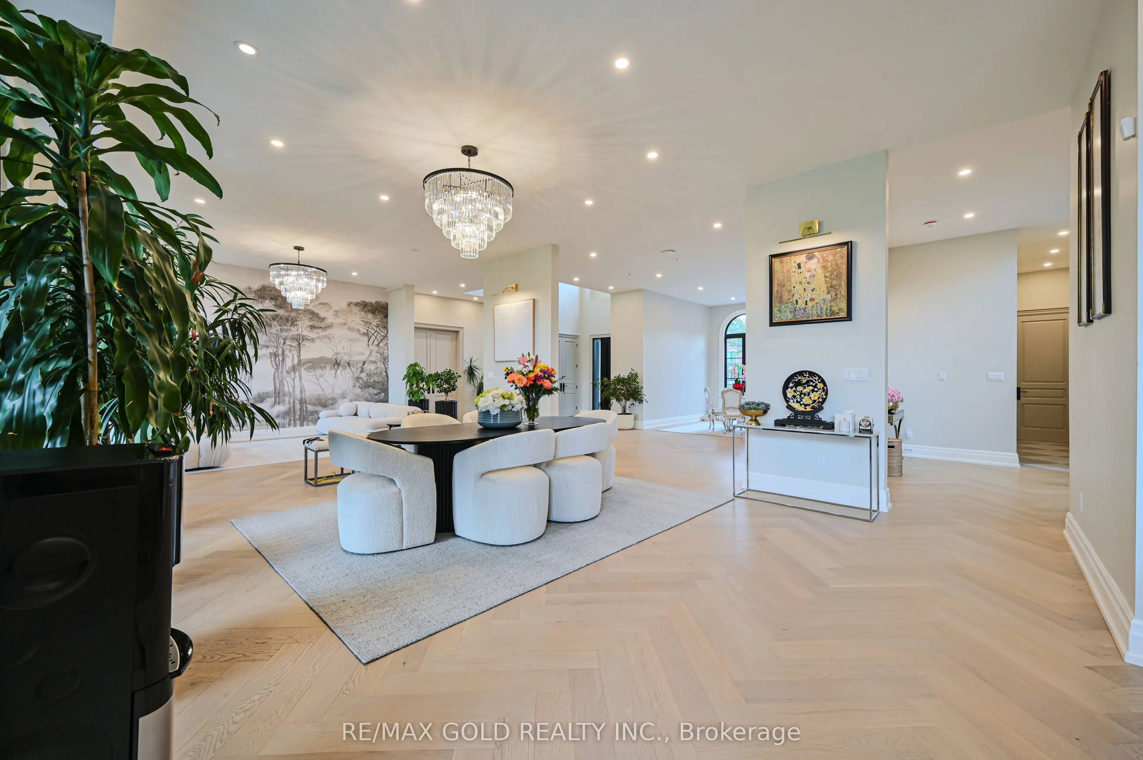 48 Sylvadene Parkway