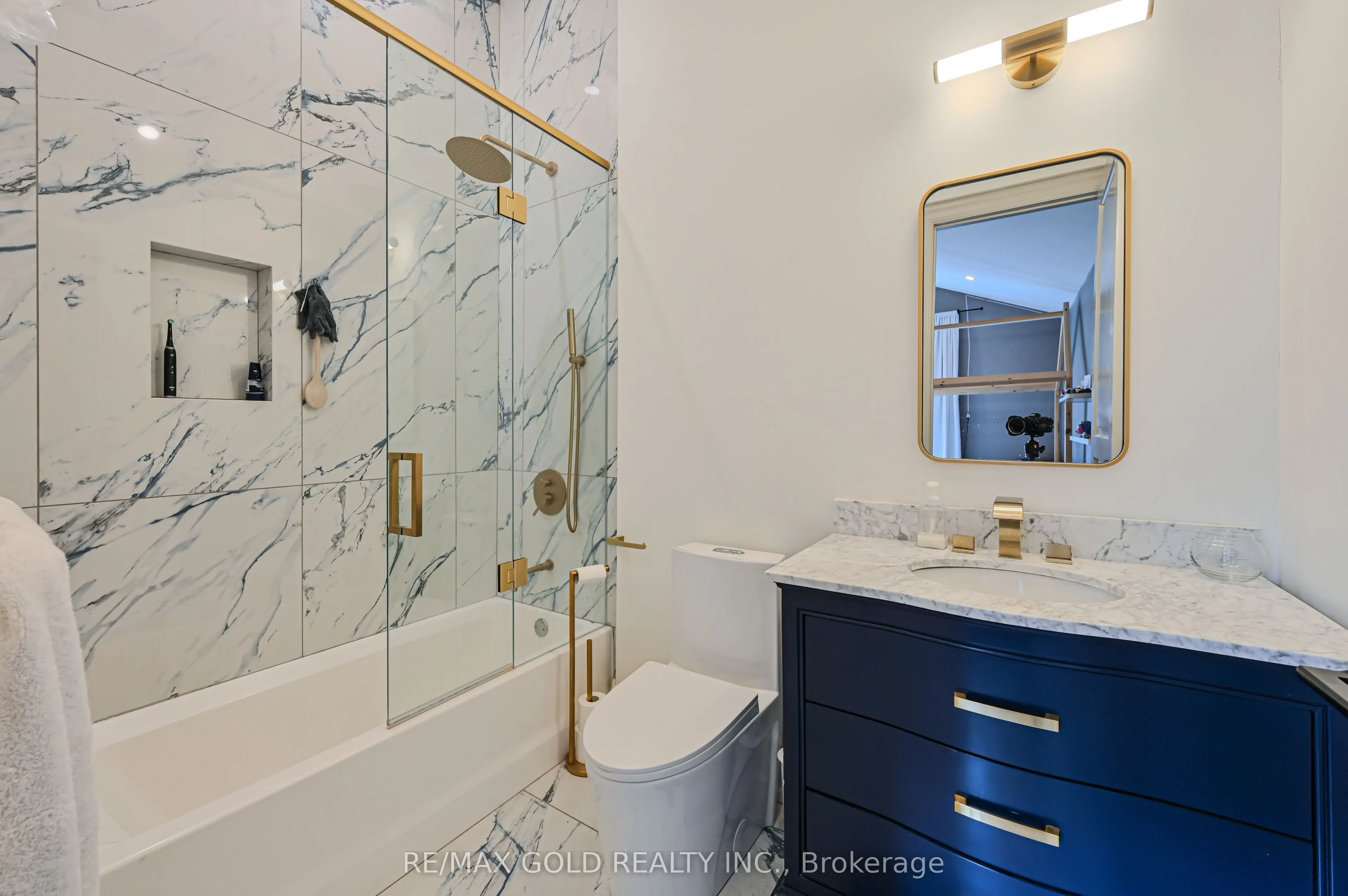 48 Sylvadene Parkway