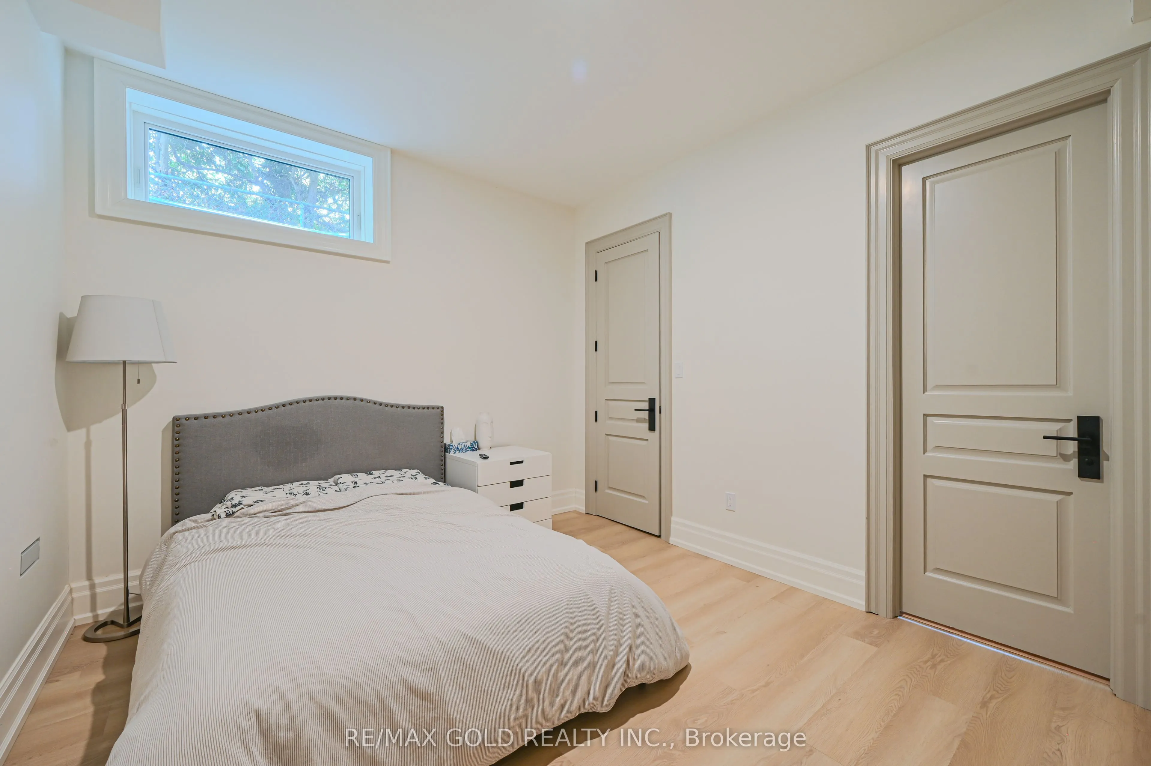 48 Sylvadene Parkway