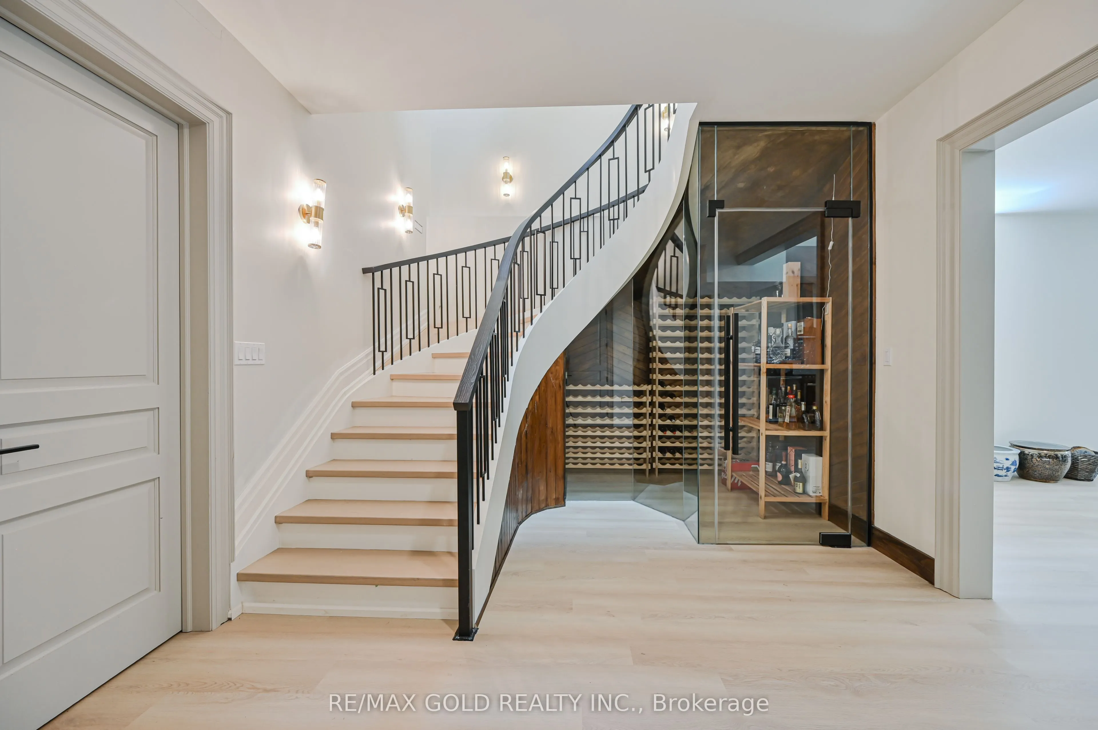 48 Sylvadene Parkway