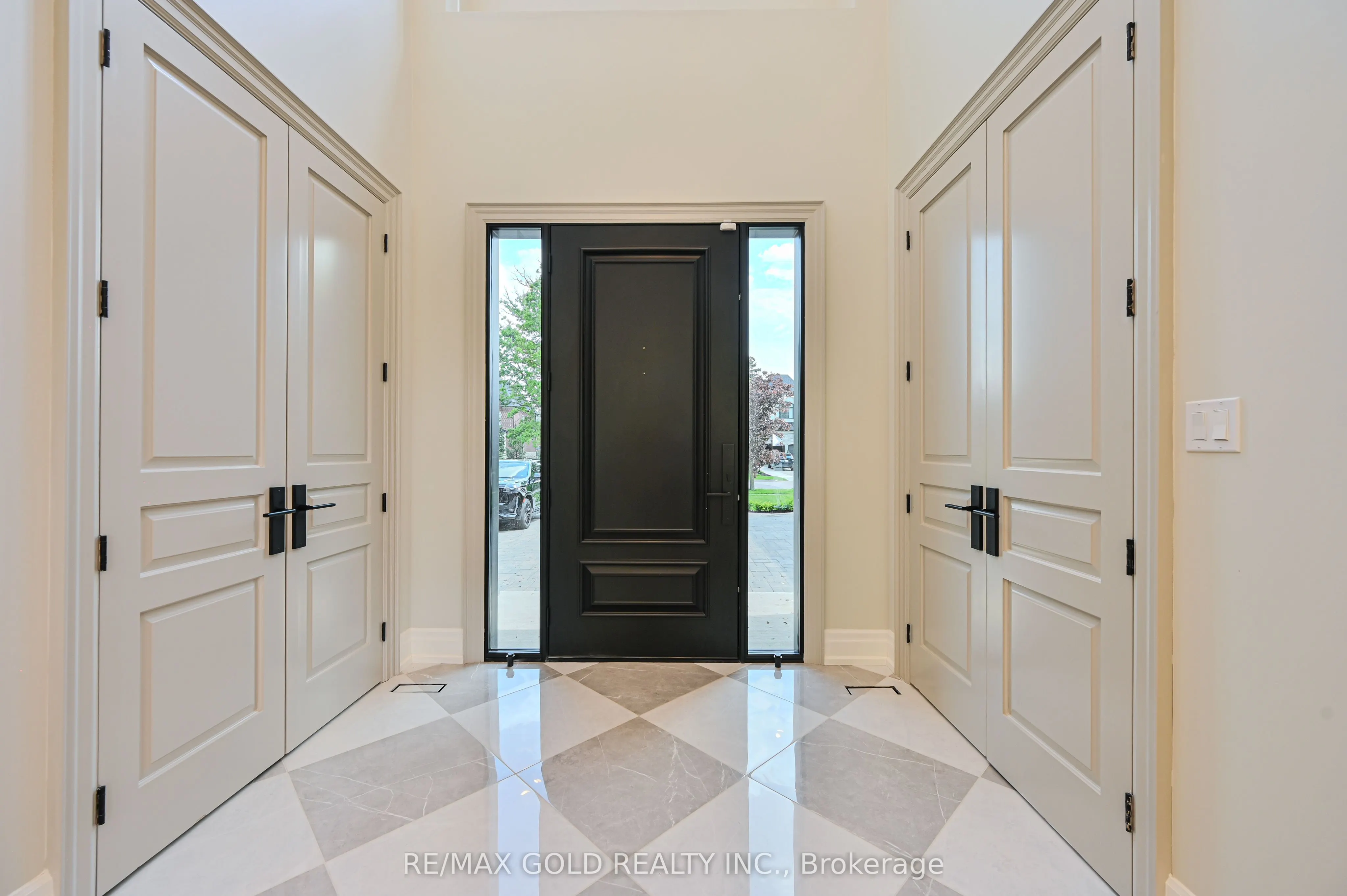 48 Sylvadene Parkway
