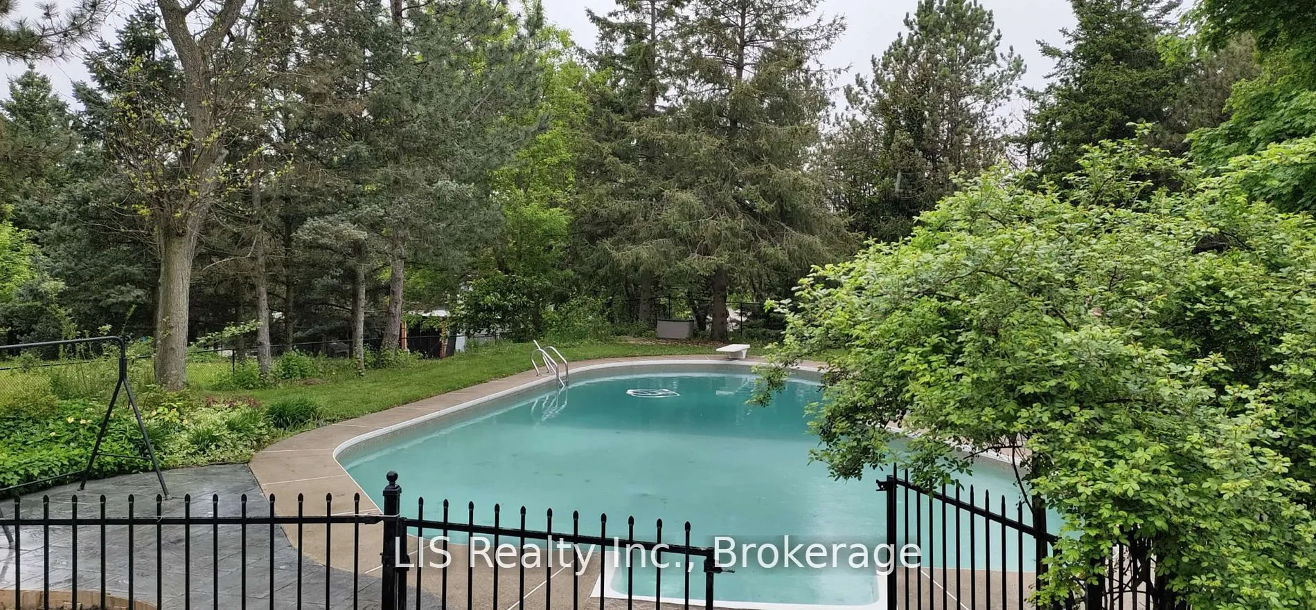 109 Treegrove Circ Circle
