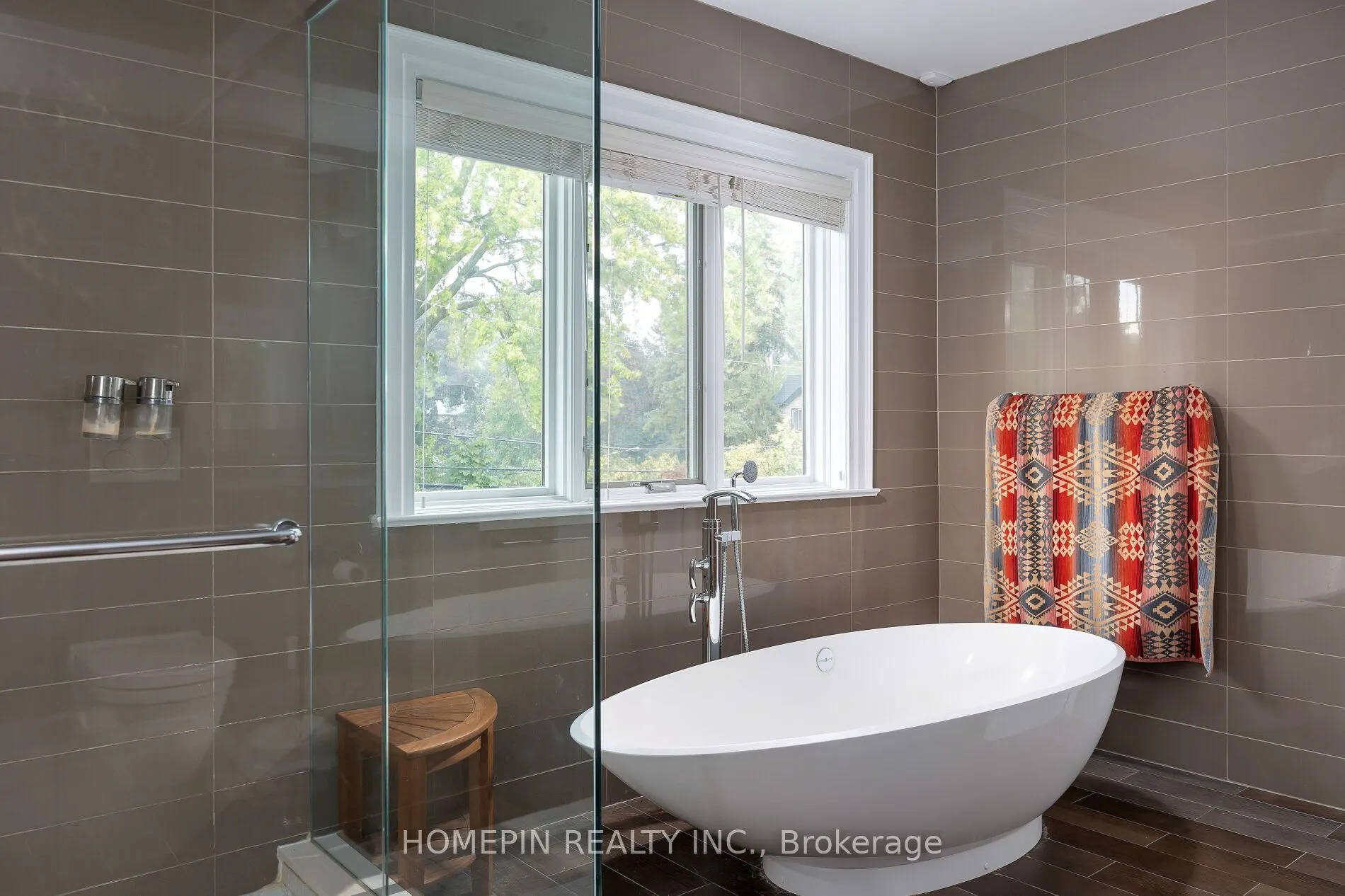 5 Callahan Road