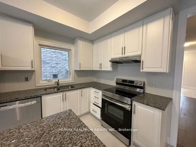 1545 Stovell Crescent