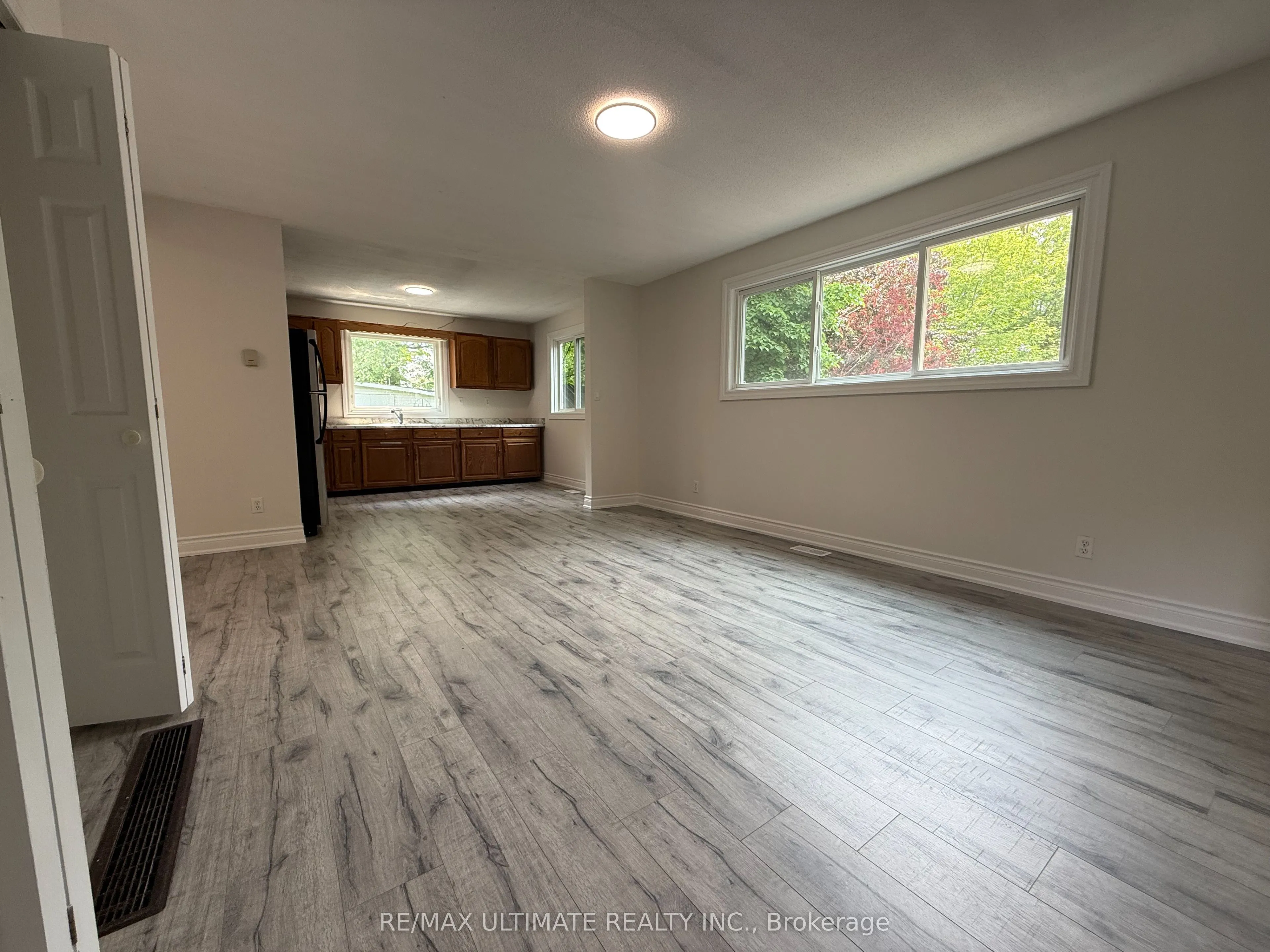 50 Pinery Lane, #Side Unit B