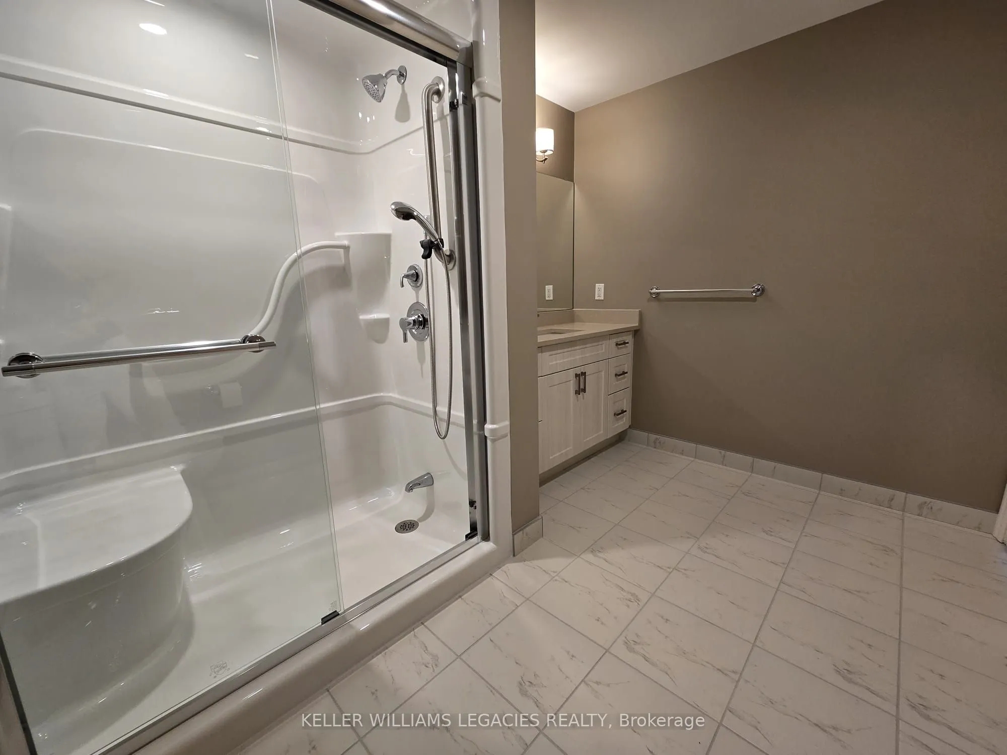460 William Graham Drive, #113